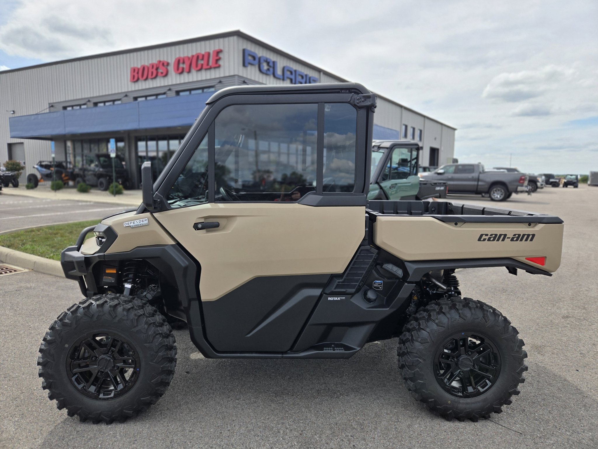 2027 Can-Am™ Defender Limited HD11 5