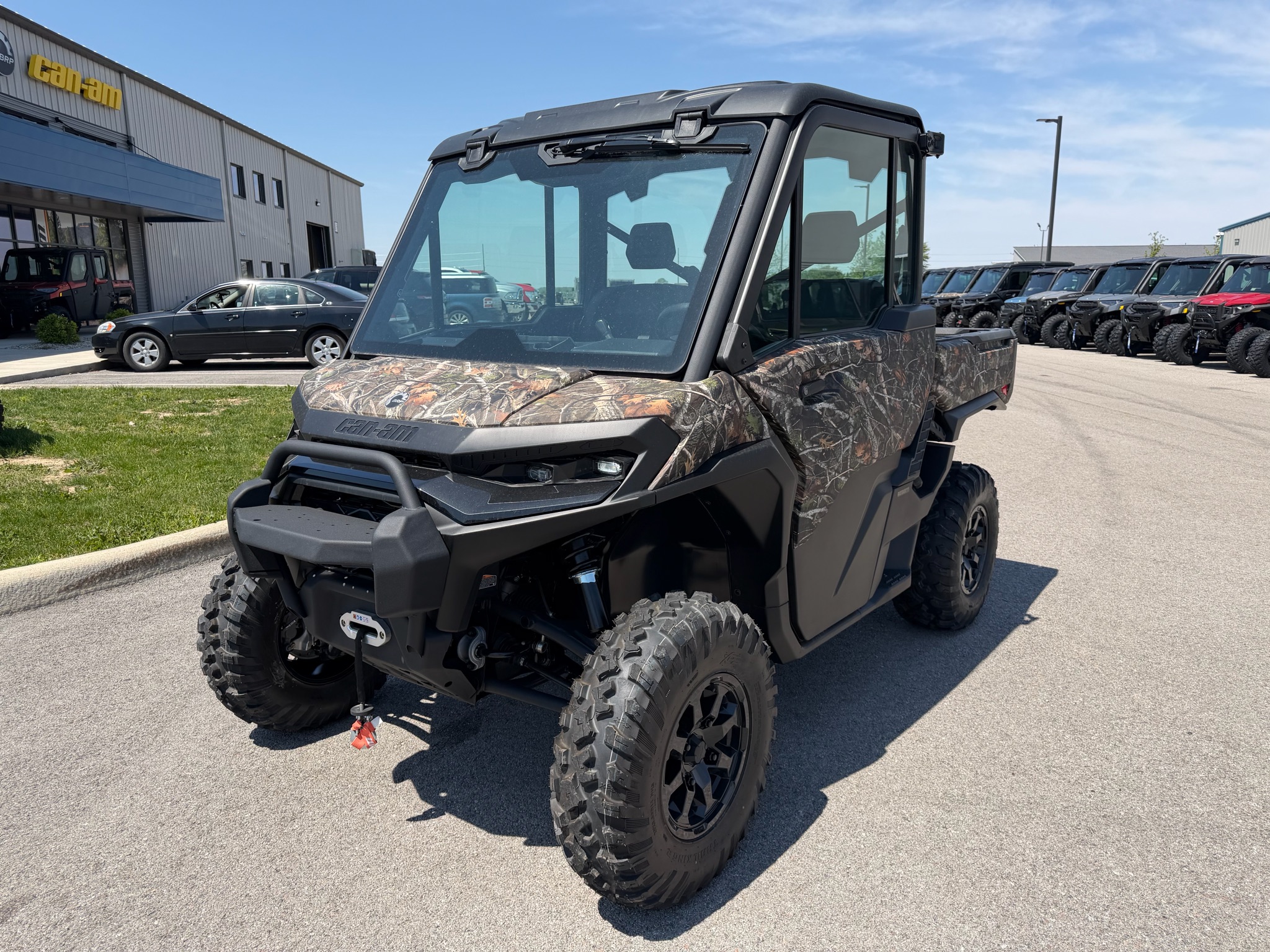 2026 Can-Am Defender XT CAB HD11
