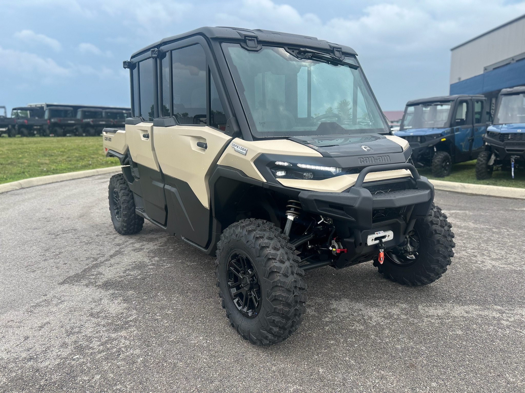 2026 Can-Am Defender MAX Limited HD11