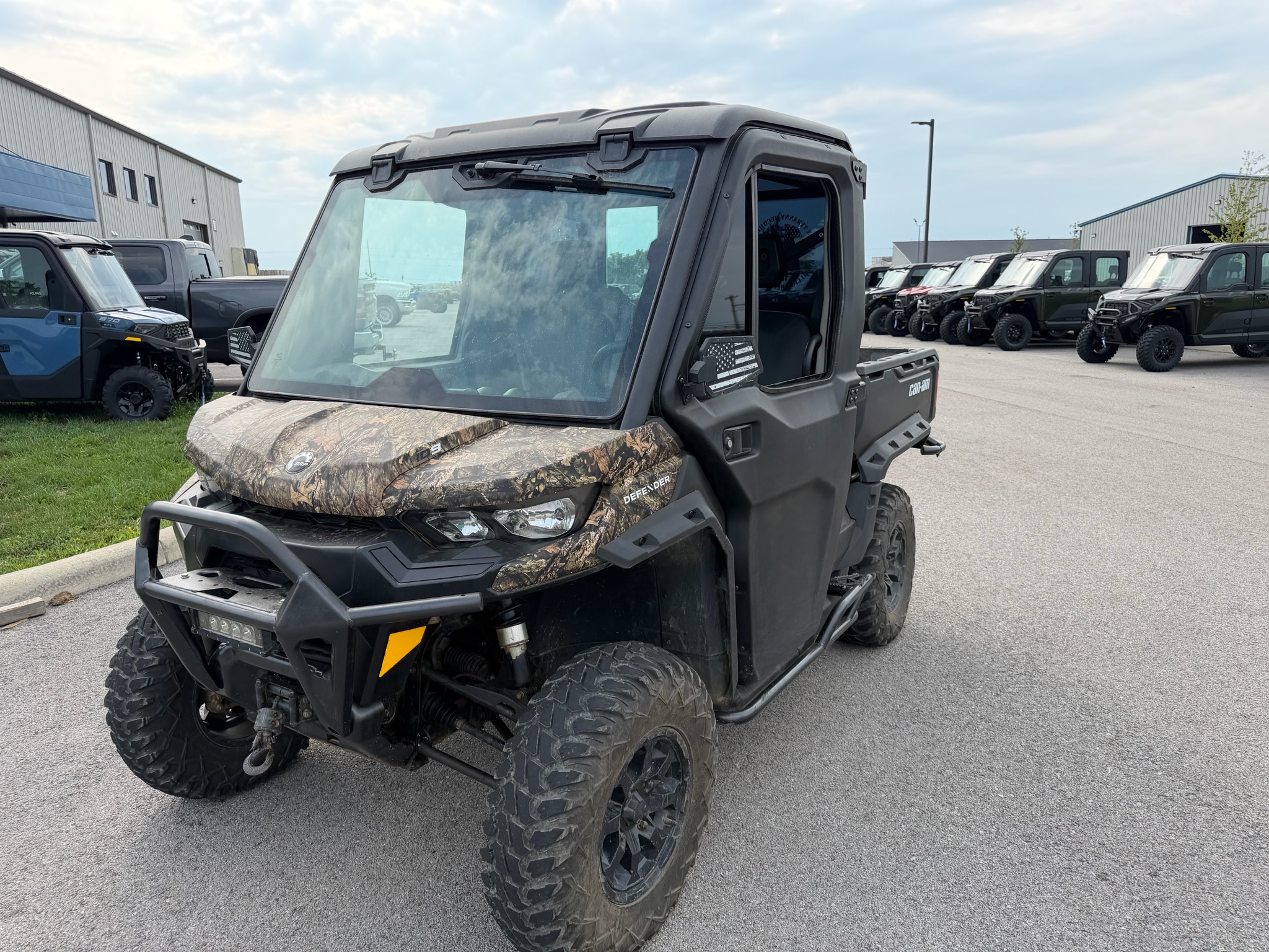 2022 Can-Am Defender DPS HD9