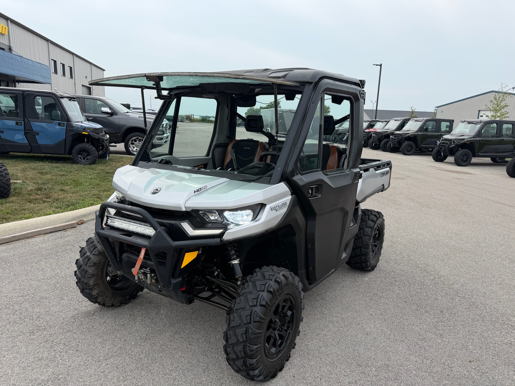 2021 Can-Am Defender Limited HD10