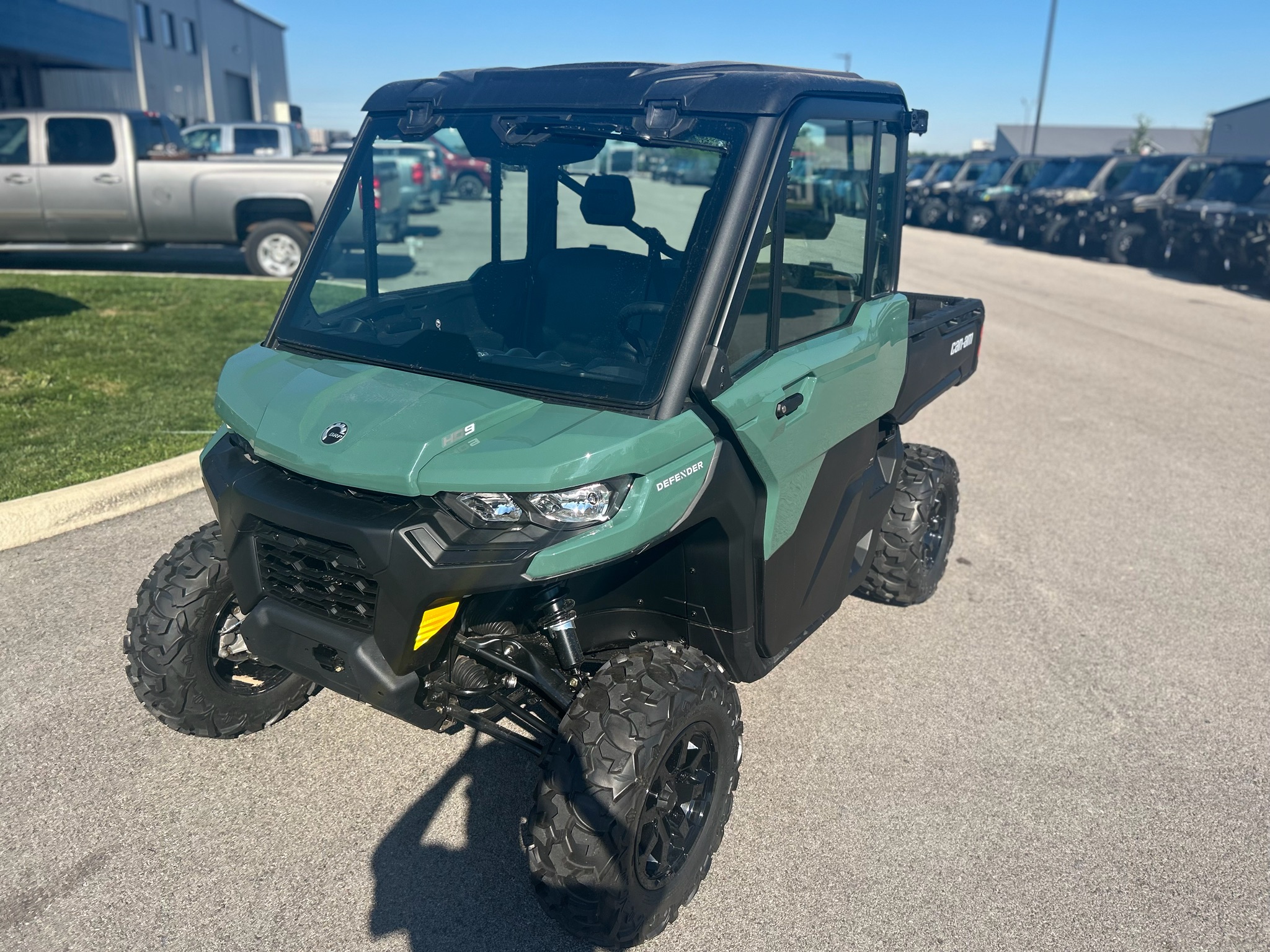 2026 Can-Am Defender DPS CAB
