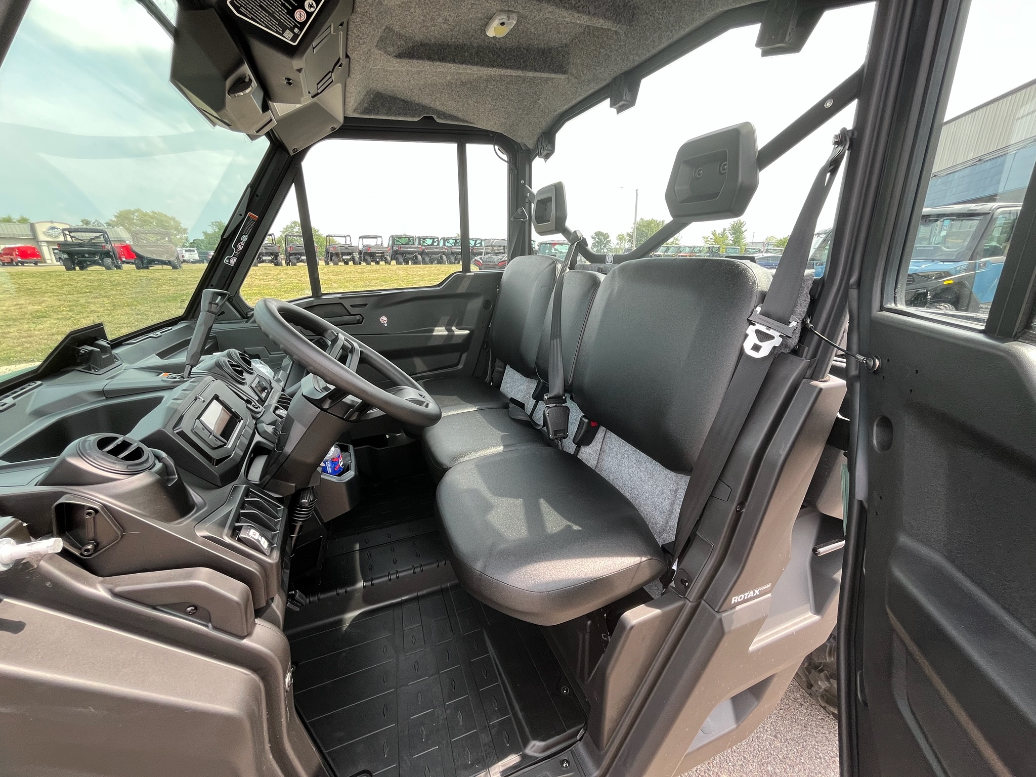 2026 Can-Am™ Defender DPS CAB 6