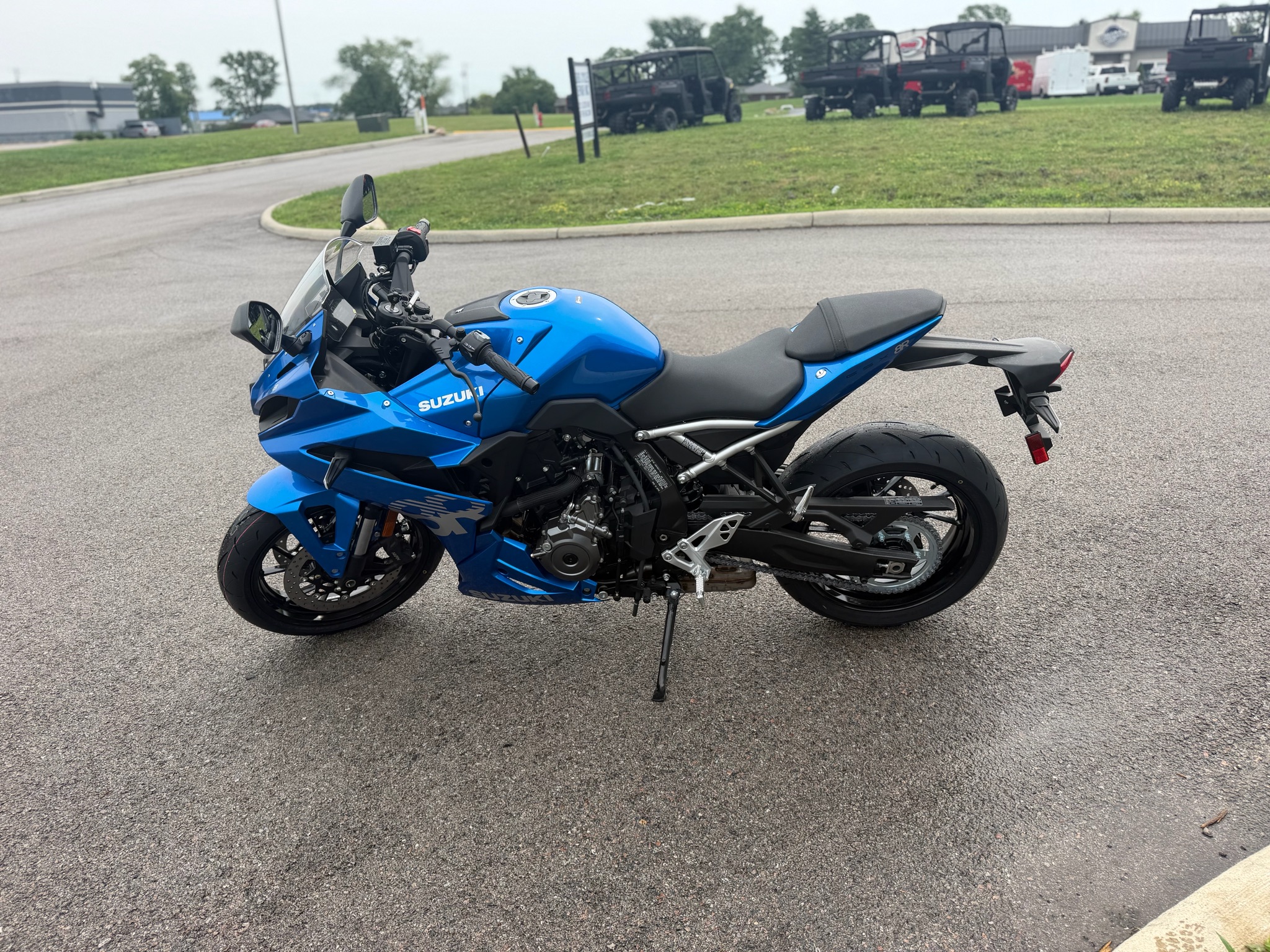 2026 Suzuki GSX-8R 4