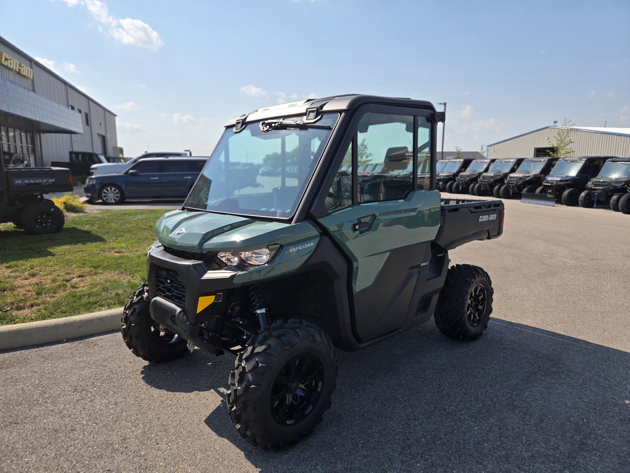 2026 Can-Am Defender DPS CAB HD10