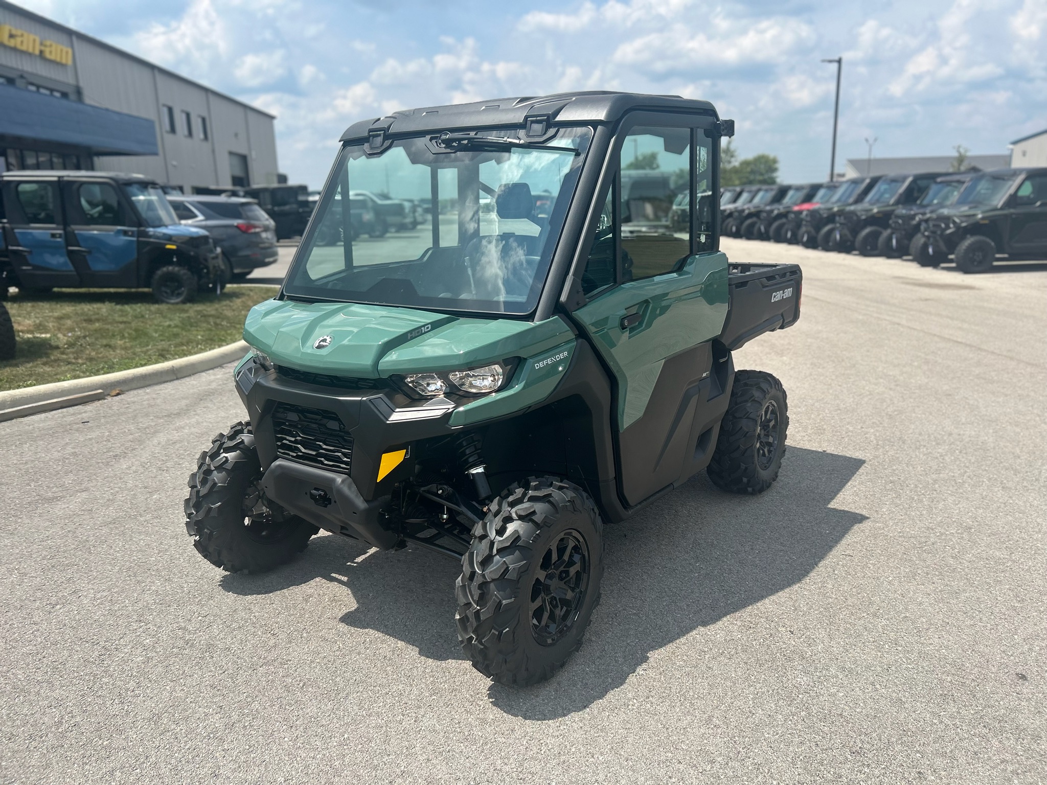 2026 Can-Am Defender DPS CAB HD10