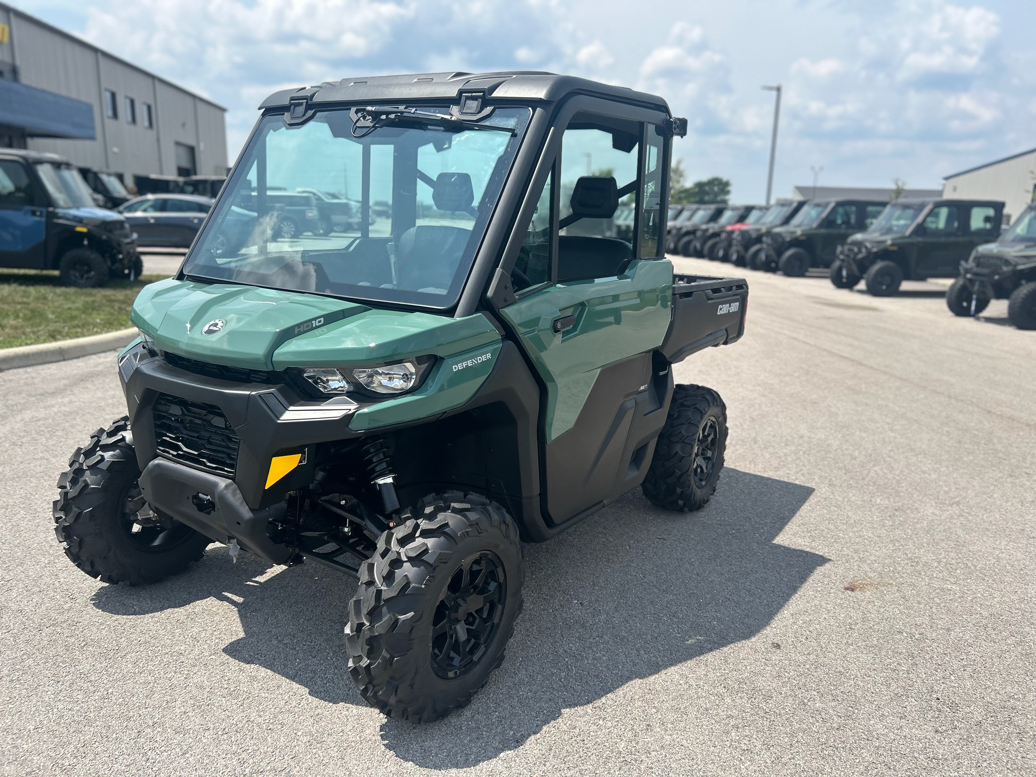 2026 Can-Am Defender DPS CAB HD10
