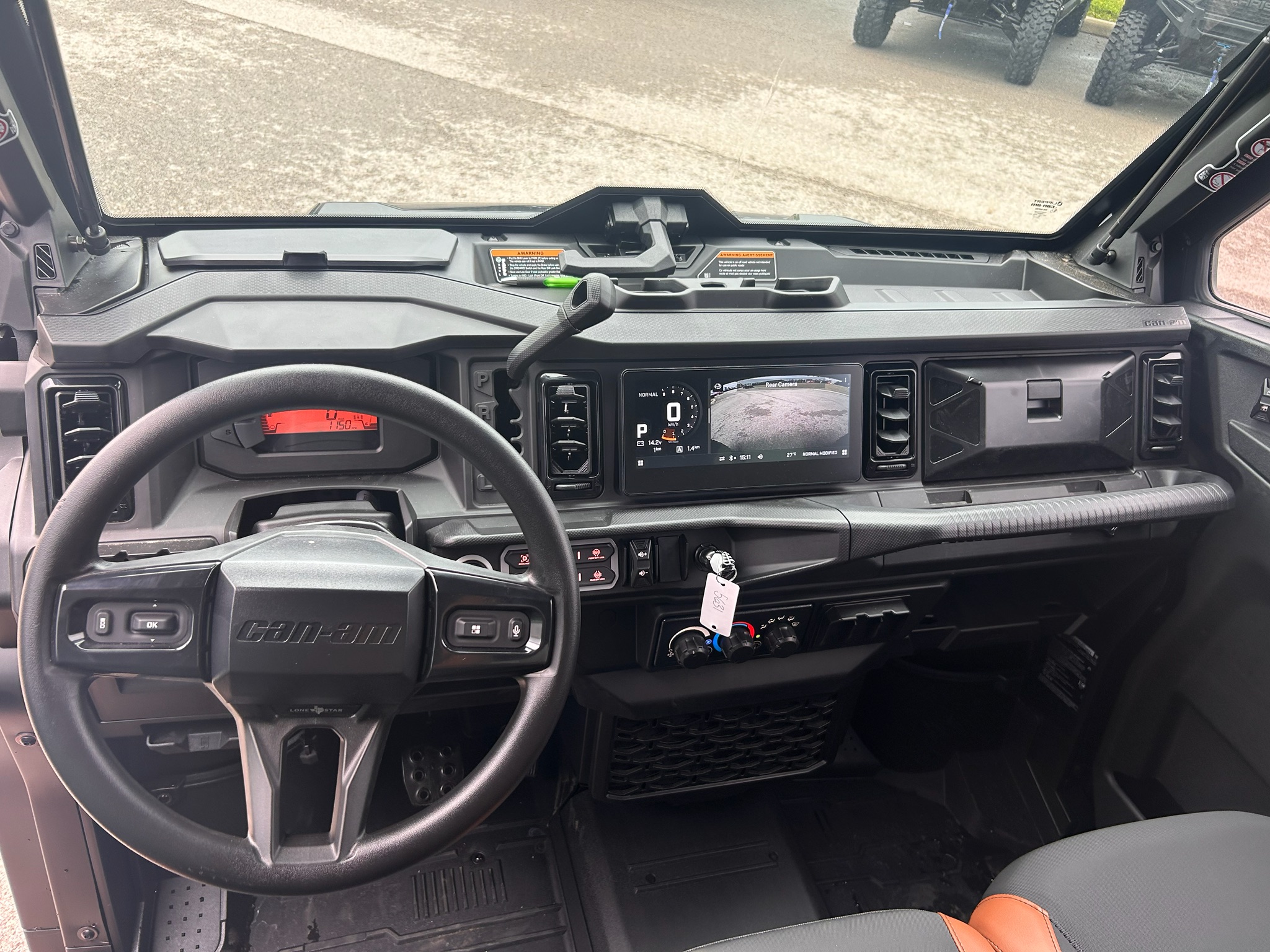 2026 Can-Am™ Defender MAX Lone Star CAB HD11 12