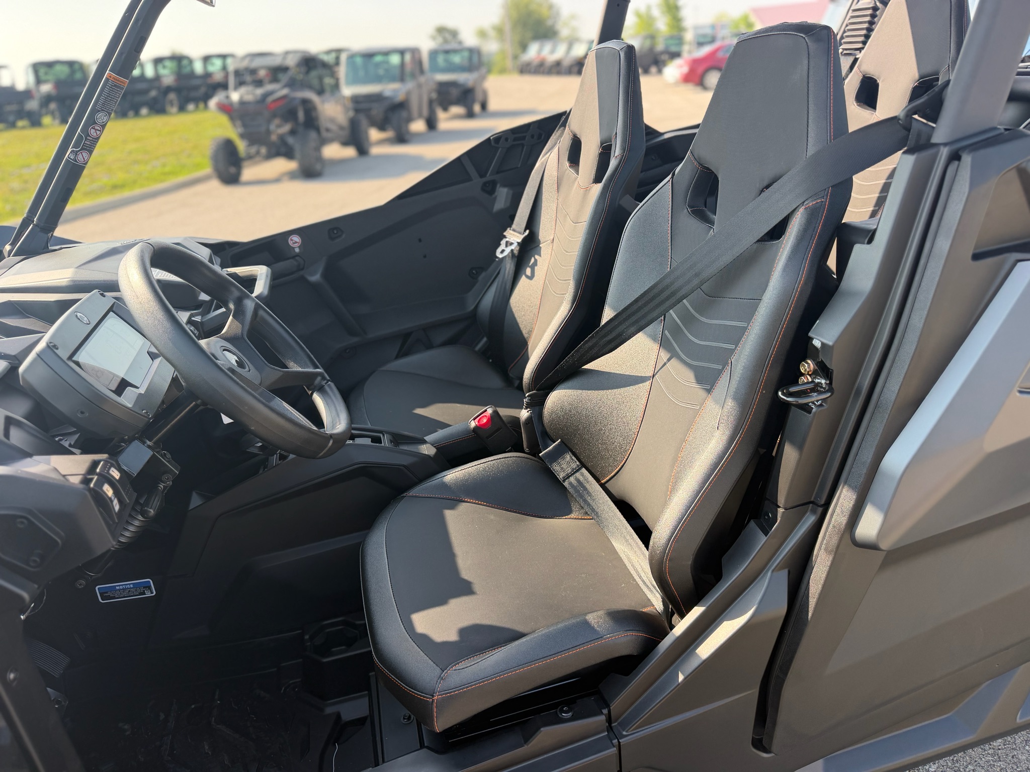2026 Can-Am™ Commander MAX XT-P 8