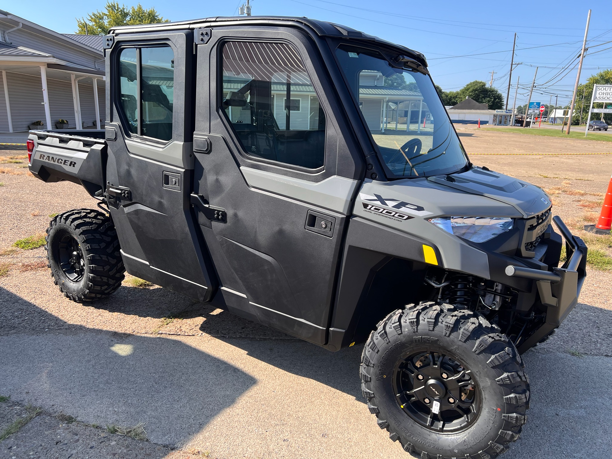 2027 Polaris Ranger Crew XP 1000 Cab 2