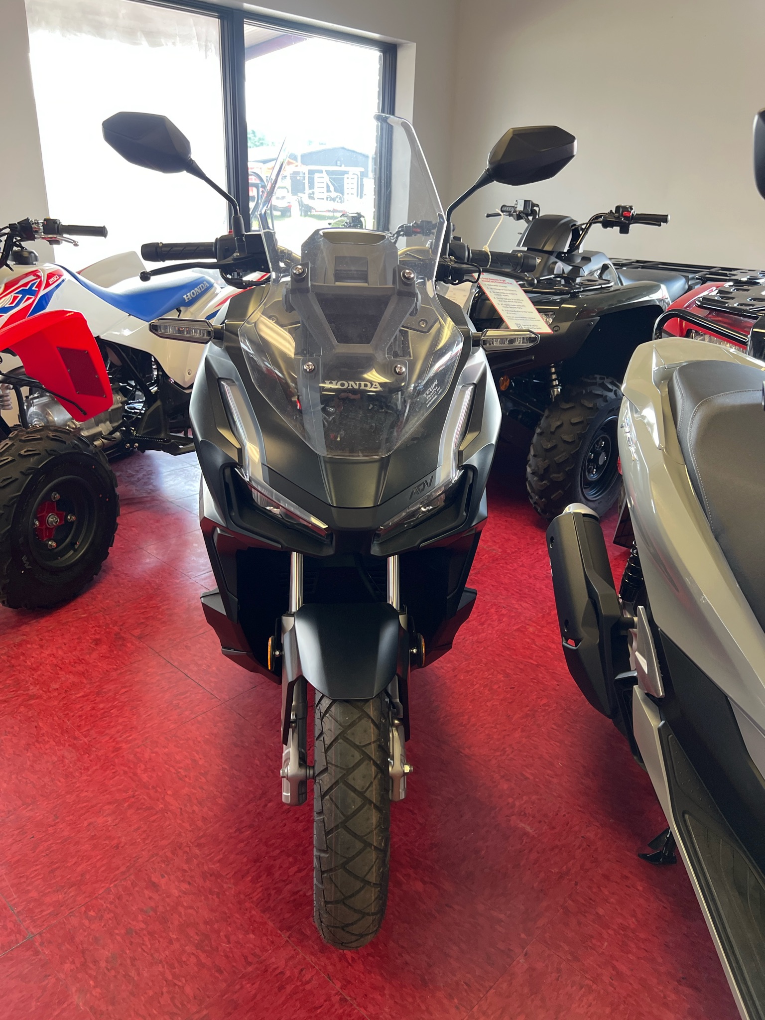 2025 Honda ADV160 2