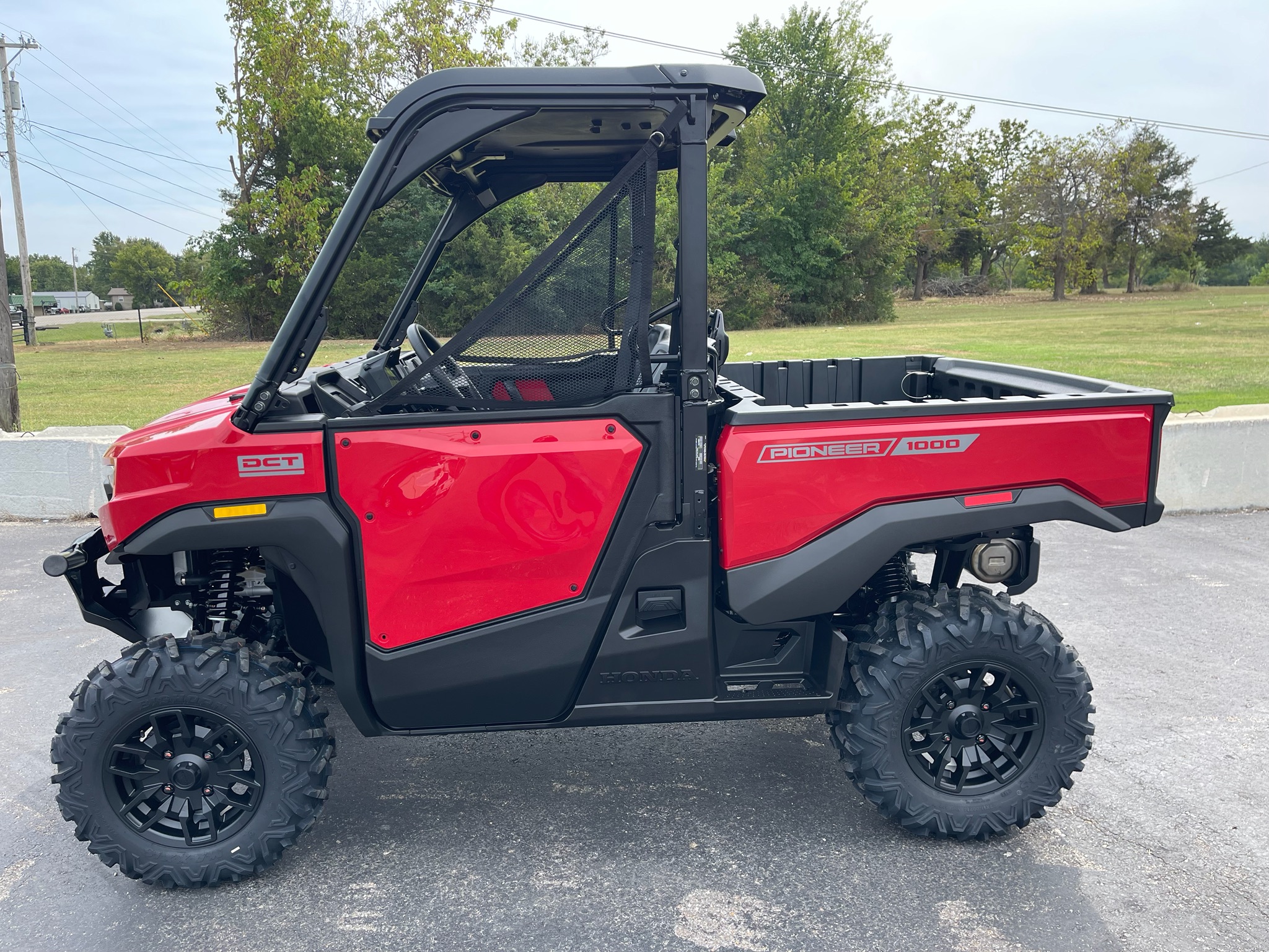 2026 Honda Pioneer 1000 Deluxe 1