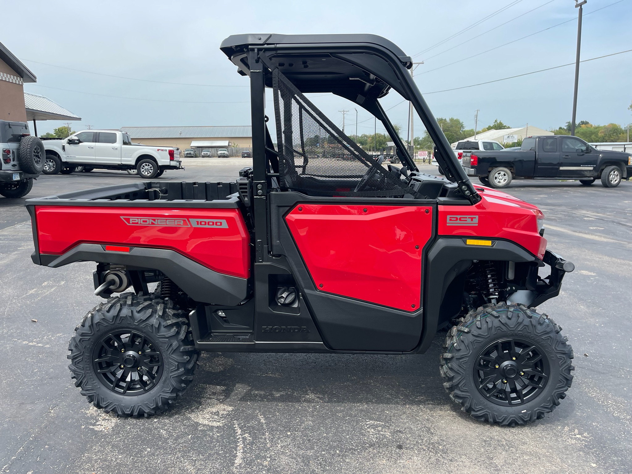 2026 Honda Pioneer 1000 Deluxe 3