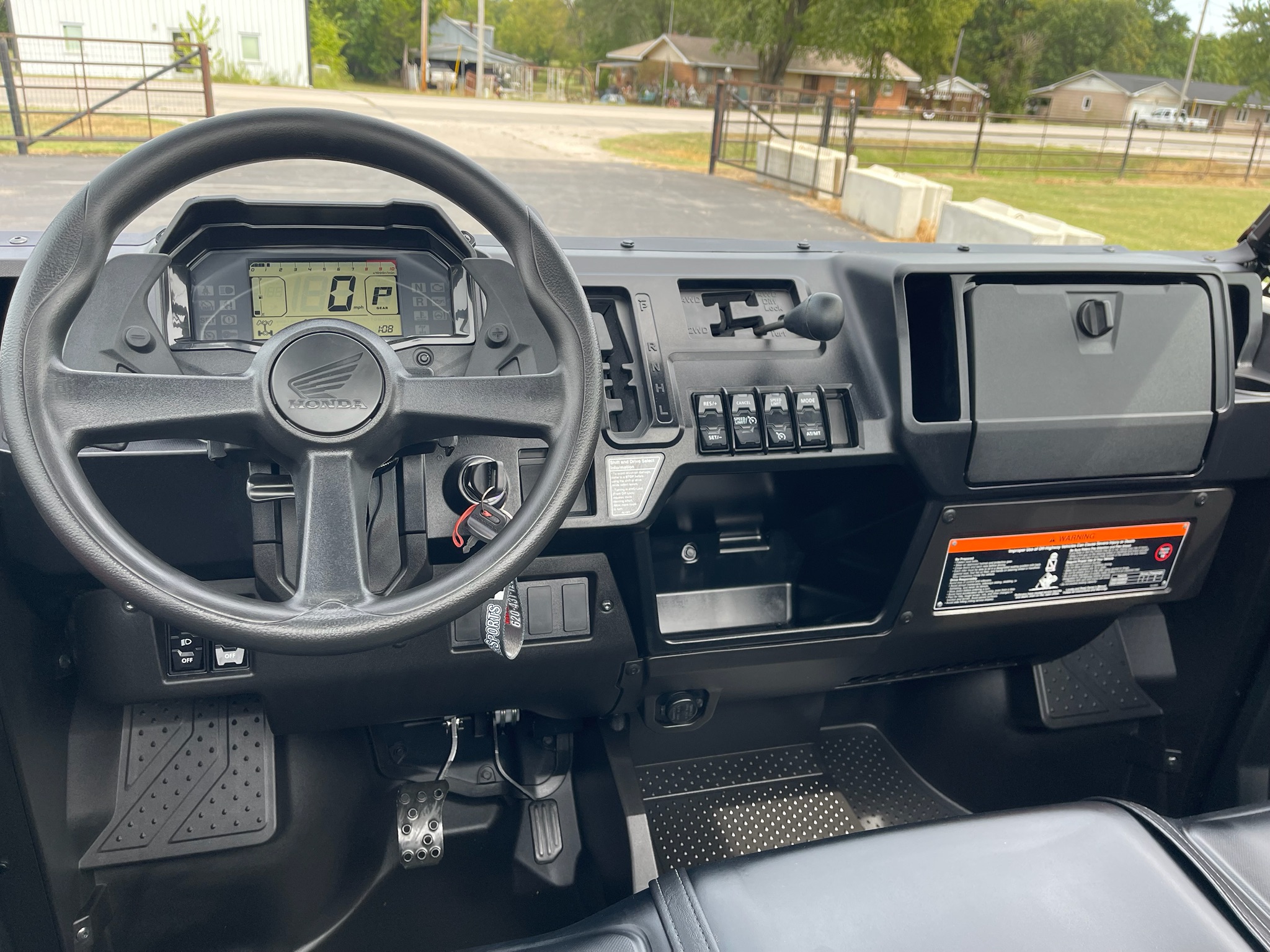 2026 Honda Pioneer 1000 Deluxe 8