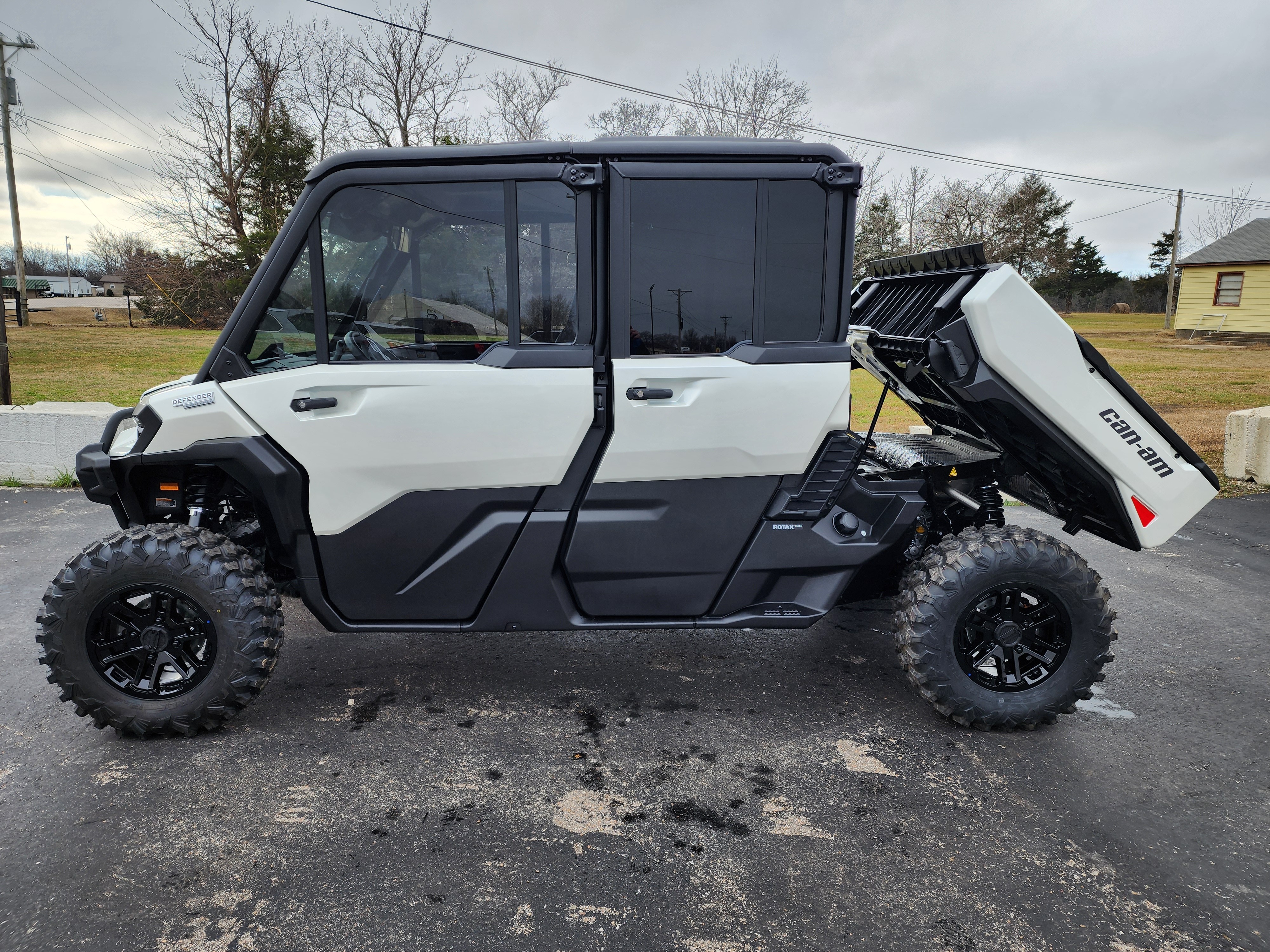 New 2026 Can-Am Defender MAX Limited HD11 - Specs, Price, Photos