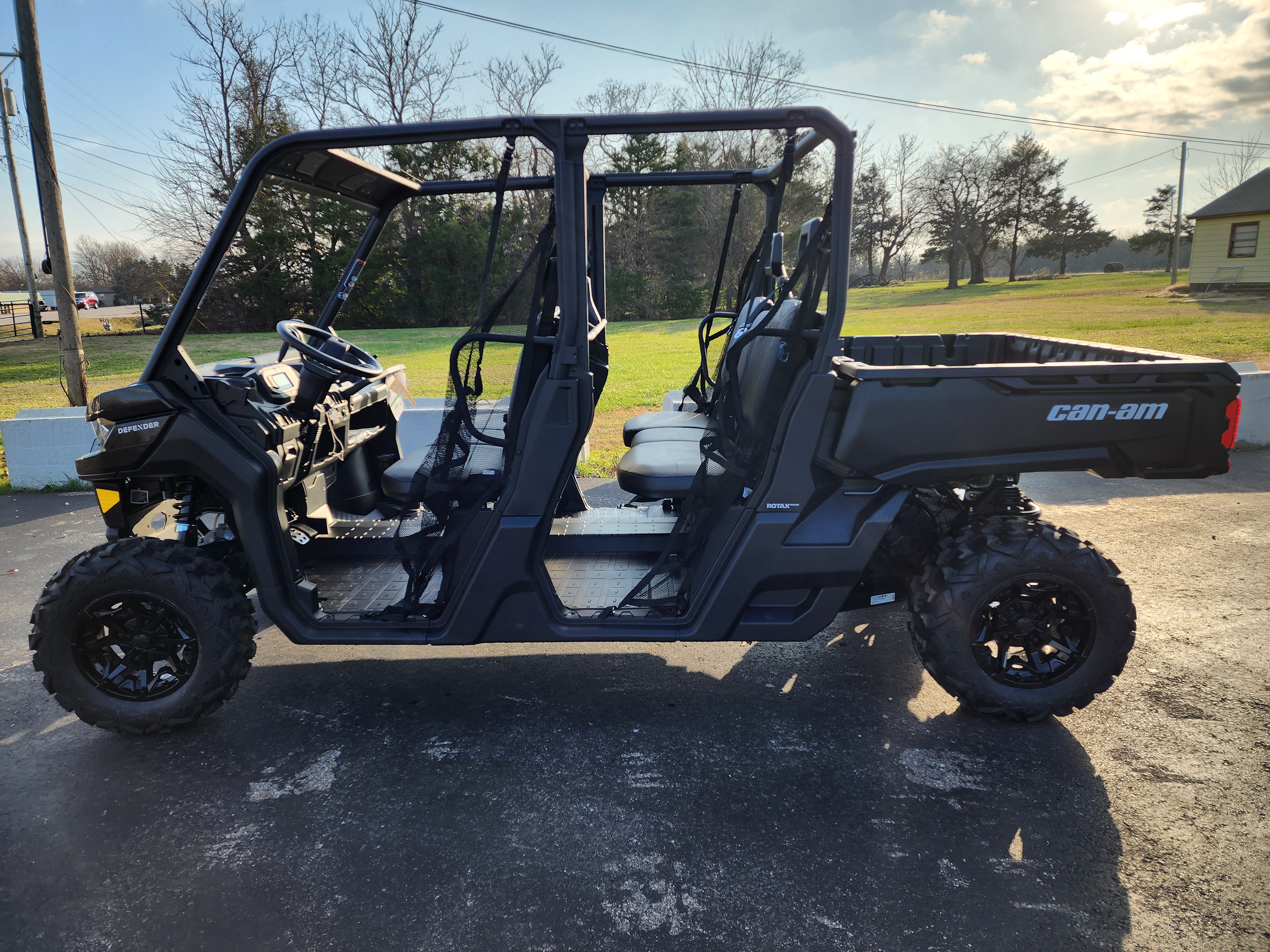New 2025 Can-Am Defender MAX DPS HD9 - Specs, Price, Photos