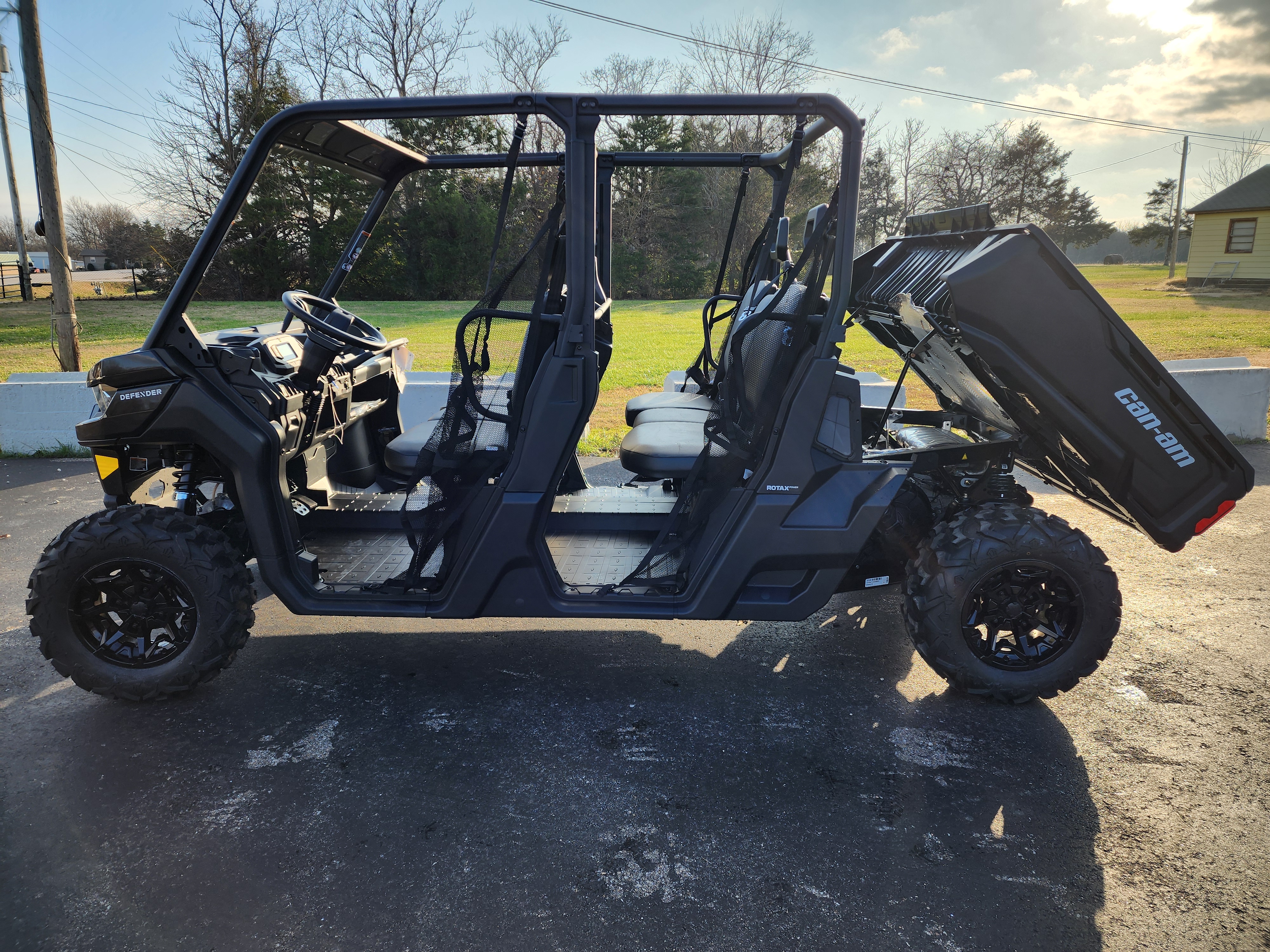 New 2025 Can-Am Defender MAX DPS HD9 - Specs, Price, Photos