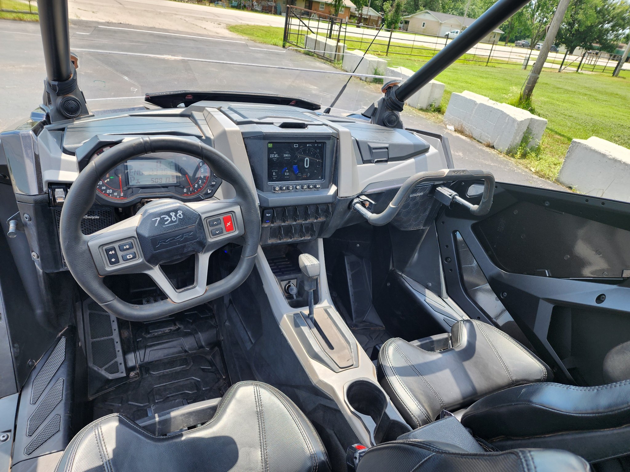 2024 Polaris RZR PRO XP Ultimate 6