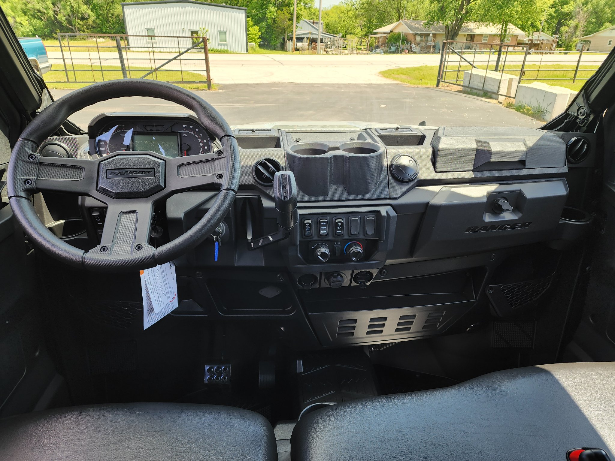 2027 Polaris Ranger Crew XP 1000 Cab 7