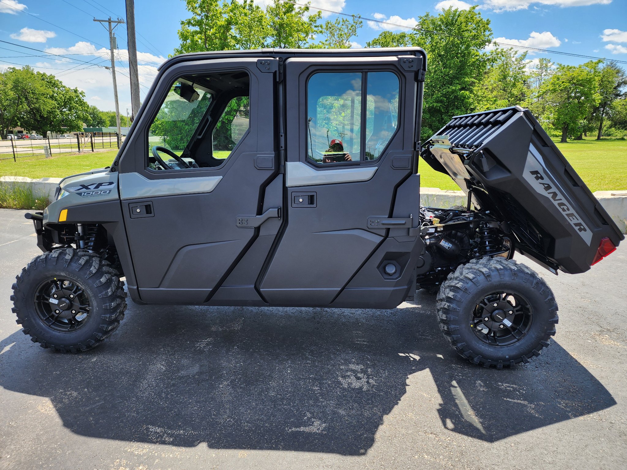 2027 Polaris Ranger Crew XP 1000 Cab 9