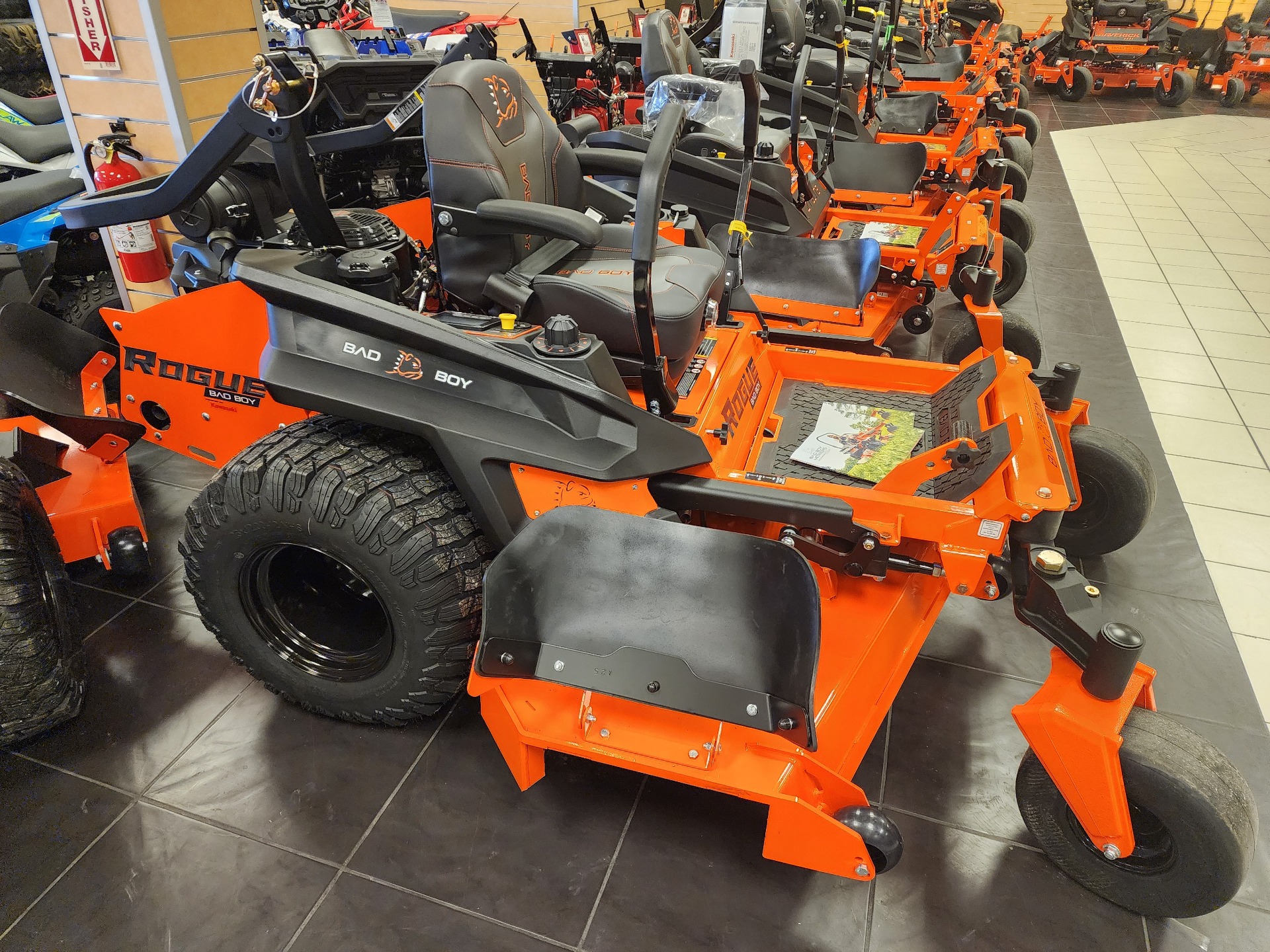 ピーター 🏷️ Hitachi ZX 135 US-6 - used Crawler excavator for sale