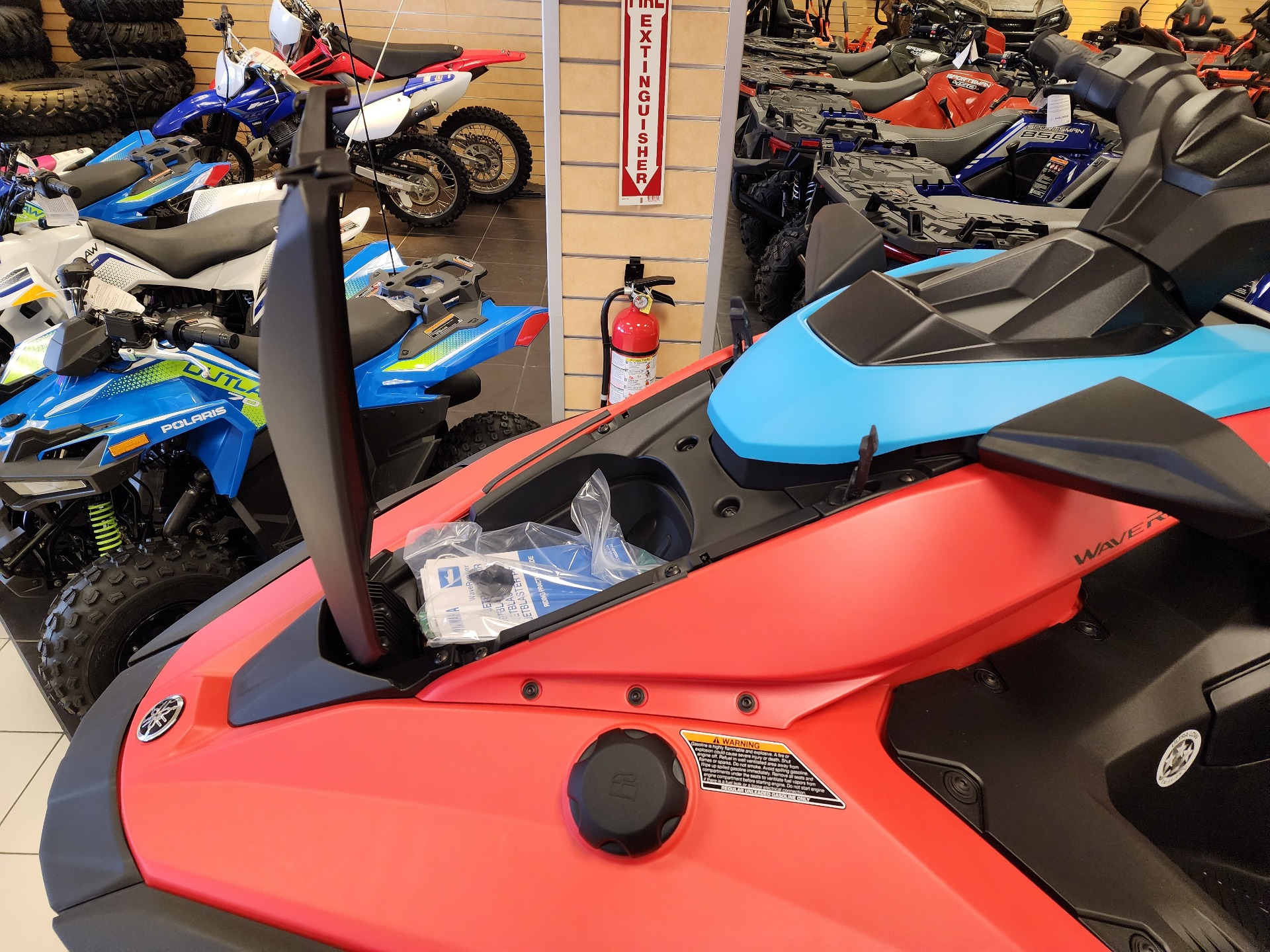 New 2025 Yamaha JetBlaster DLX 3-Up - Specs, Price, Photos