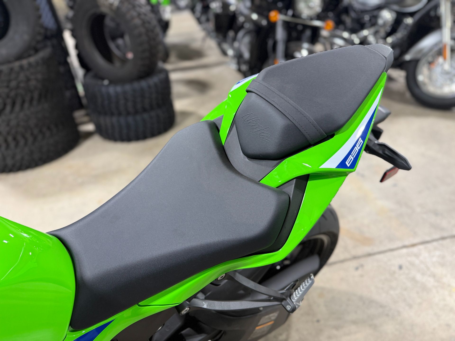 2026 Kawasaki Ninja® ZX-6R 7