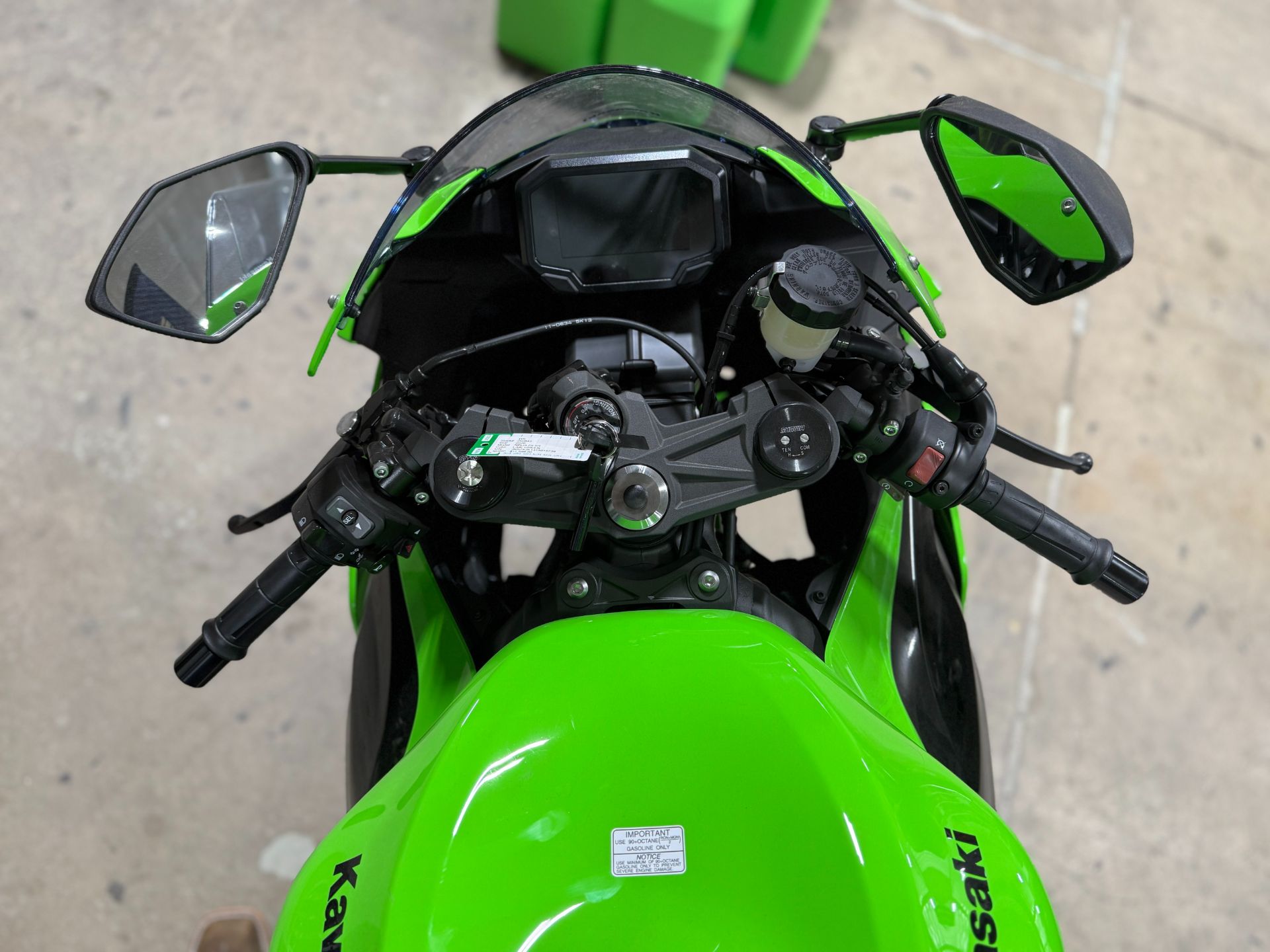 2026 Kawasaki Ninja® ZX-6R 9