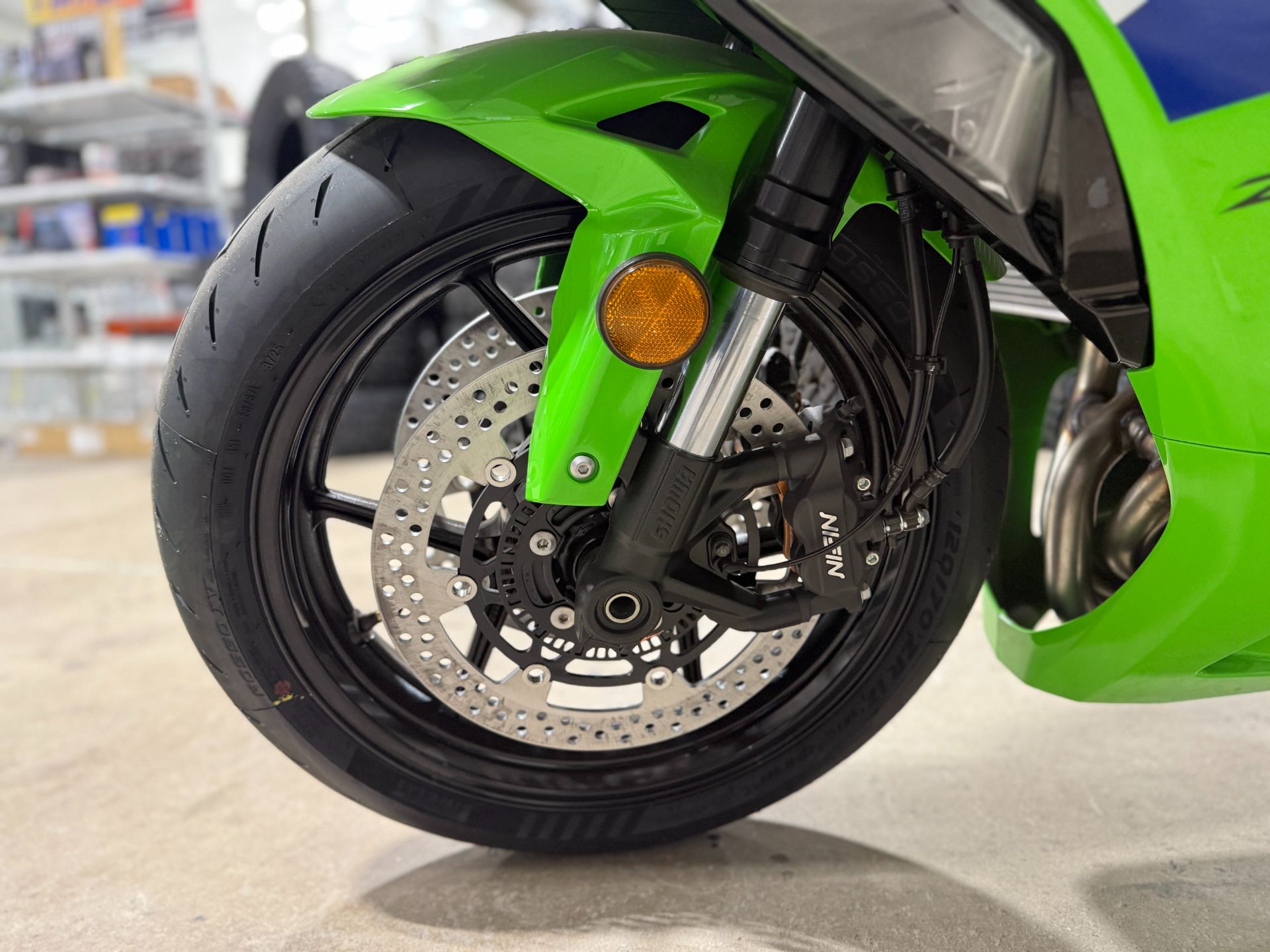 2026 Kawasaki Ninja® ZX-6R 11