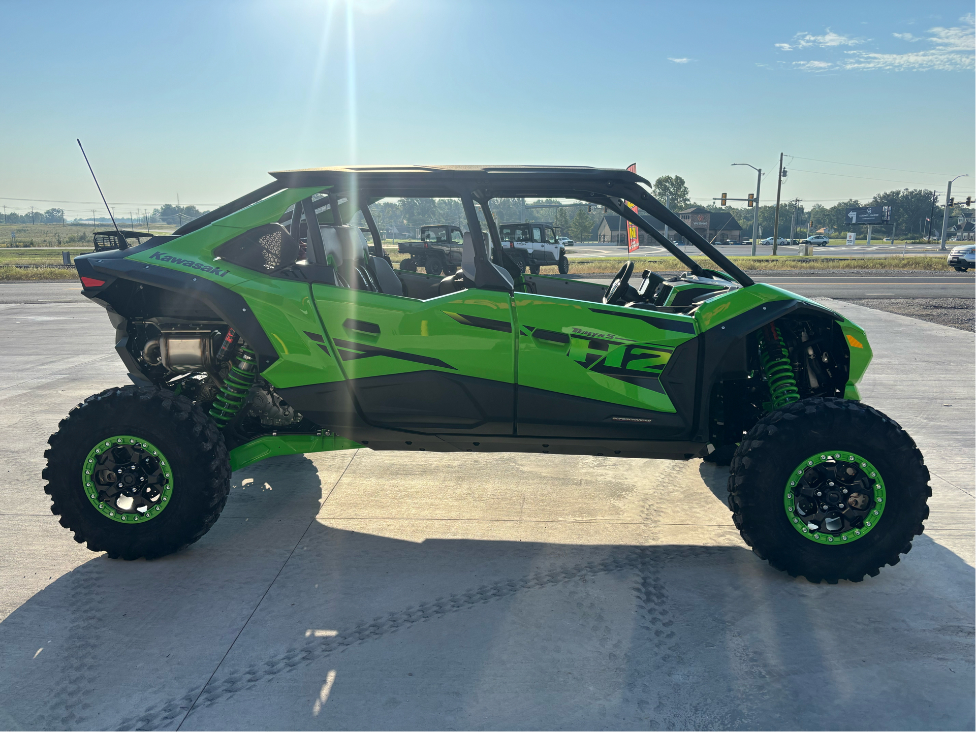 限定　リング　パンチャー　ステルス　カナガワウェーブ　チタン　グリーン New 2026 Kawasaki Teryx5 H2 Deluxe eS Lime Green, Wichita KS near
