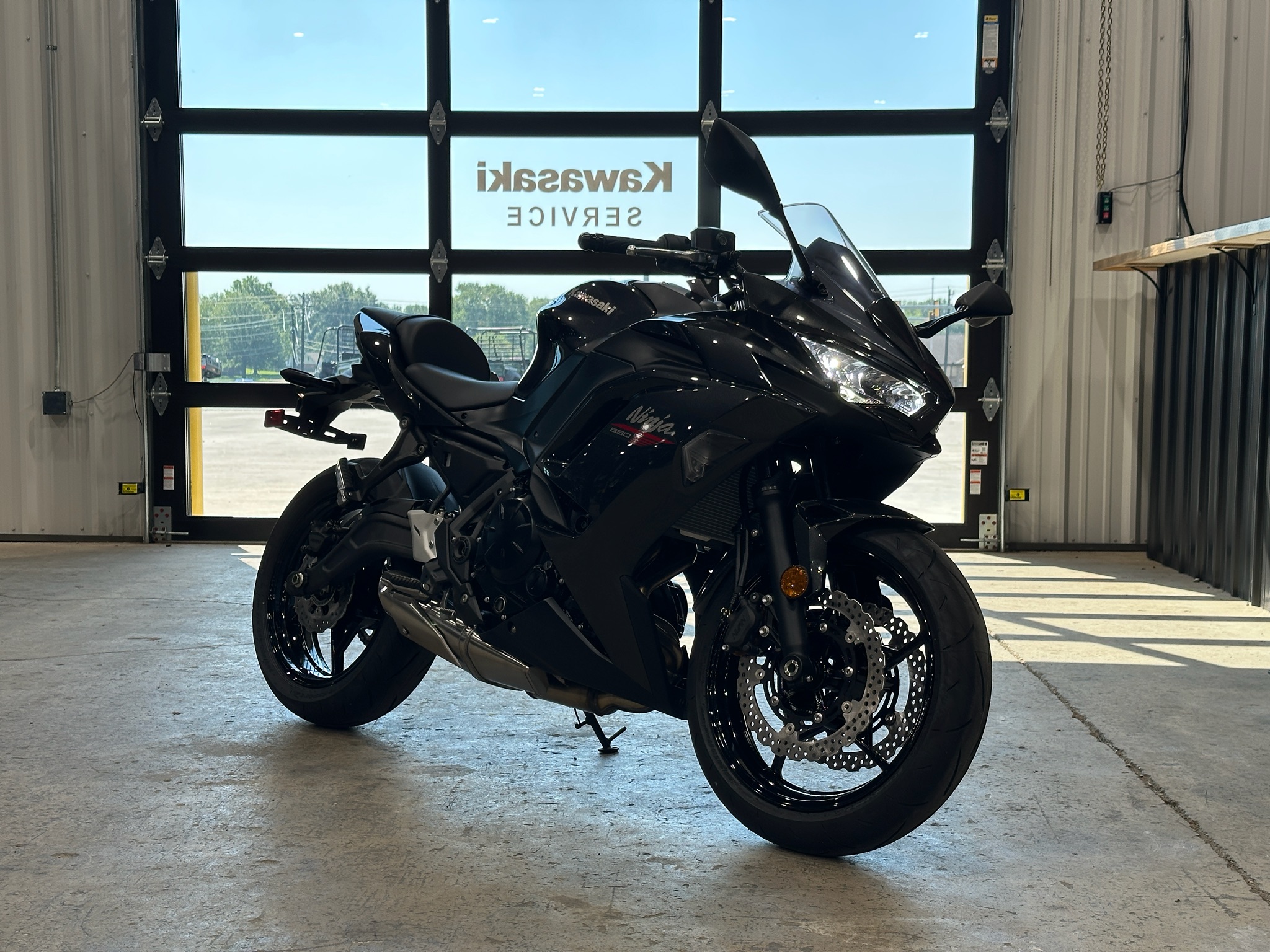 2026 Kawasaki Ninja® 650 2