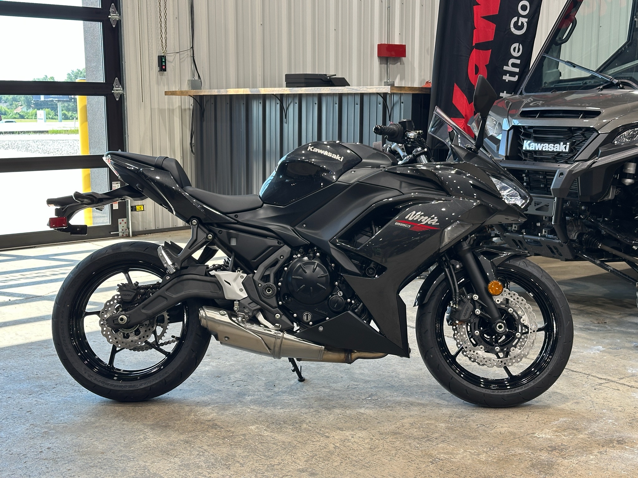 2026 Kawasaki Ninja® 650 10