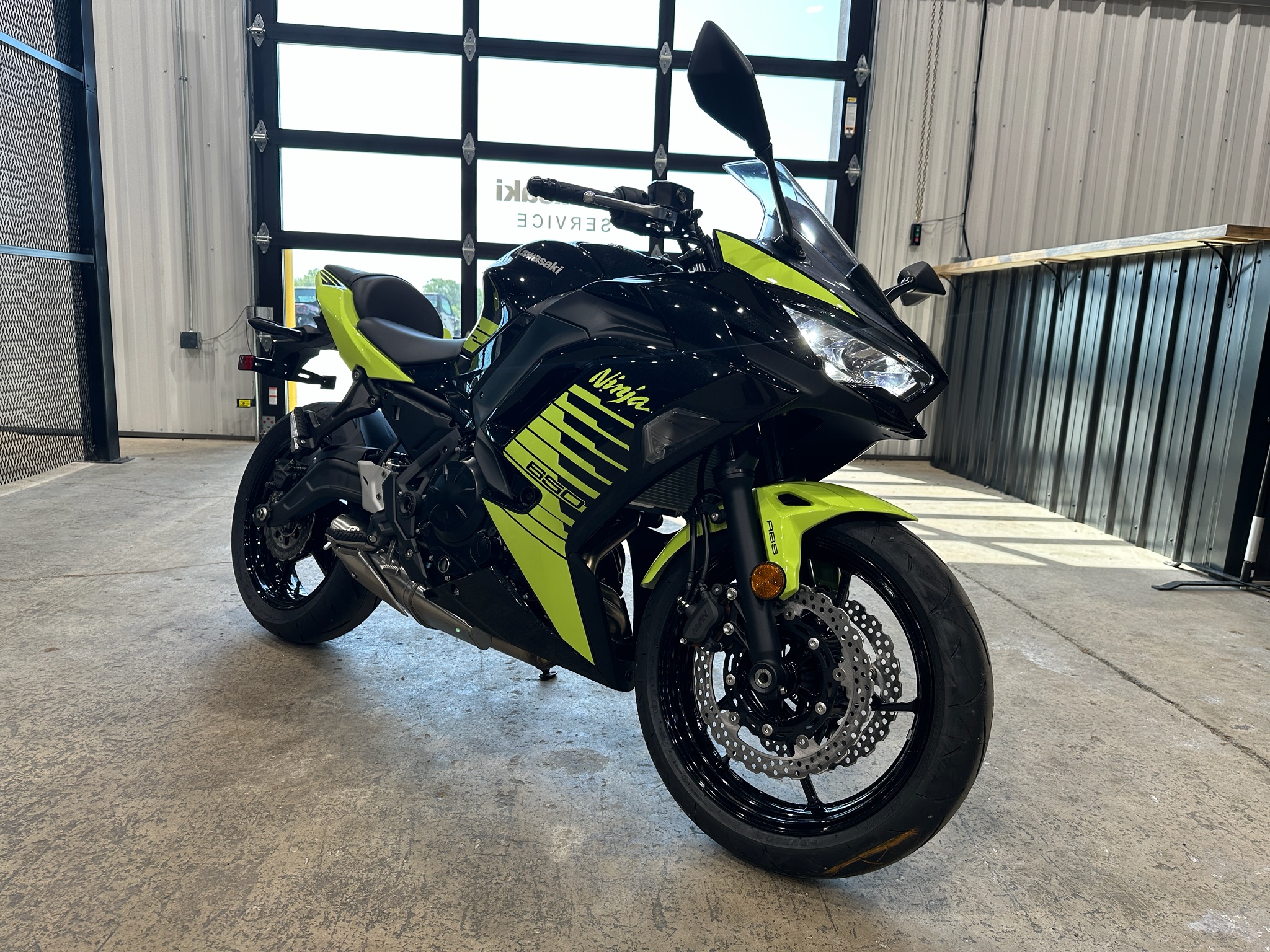 2026 Kawasaki Ninja® 650 ABS 2