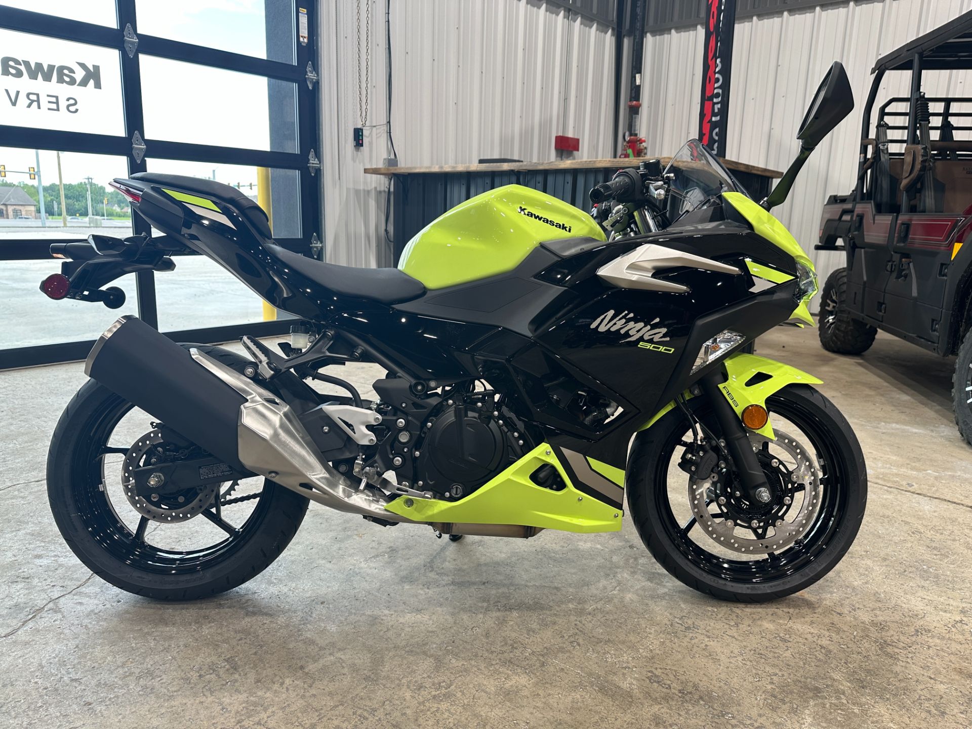 2026 Kawasaki Ninja® 500 ABS 8