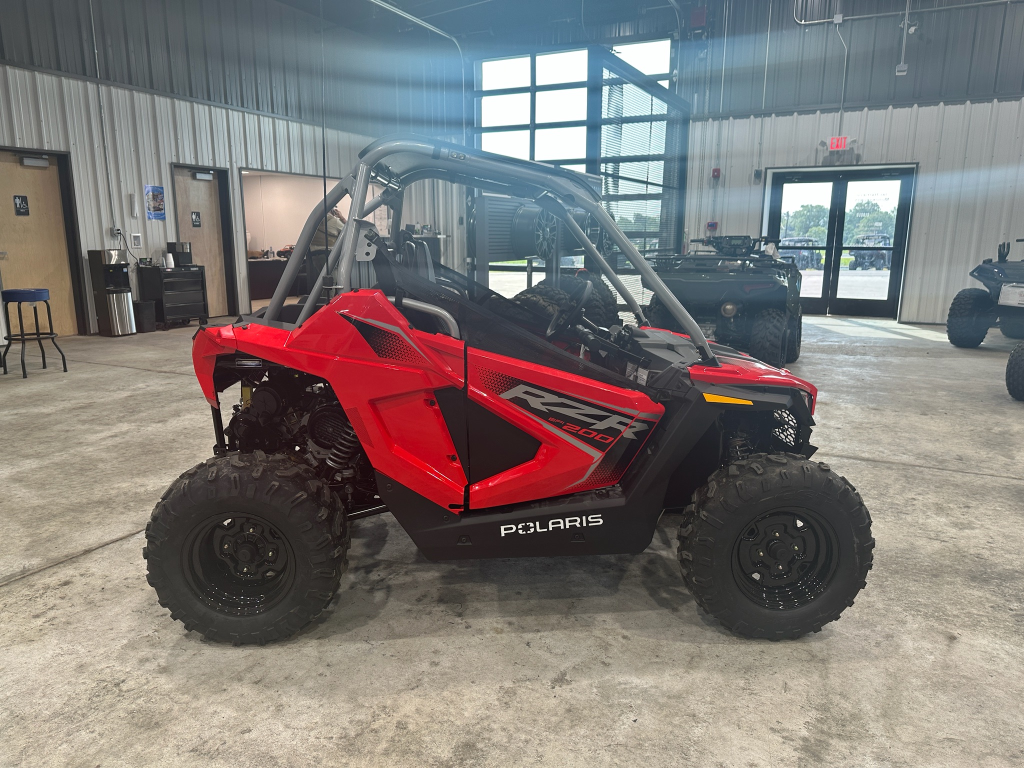 2026 Polaris RZR 200 EFI 10