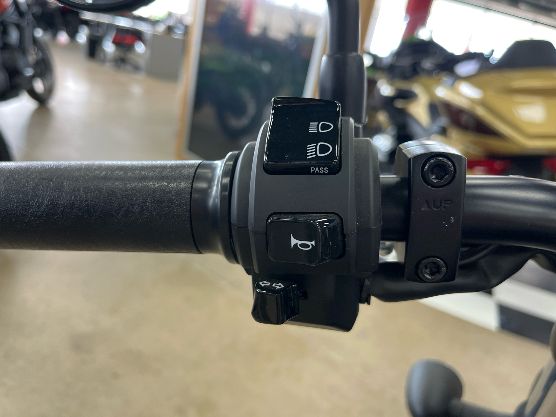 2025 Honda Shadow Phantom ABS in Wichita, Kansas - Photo 6