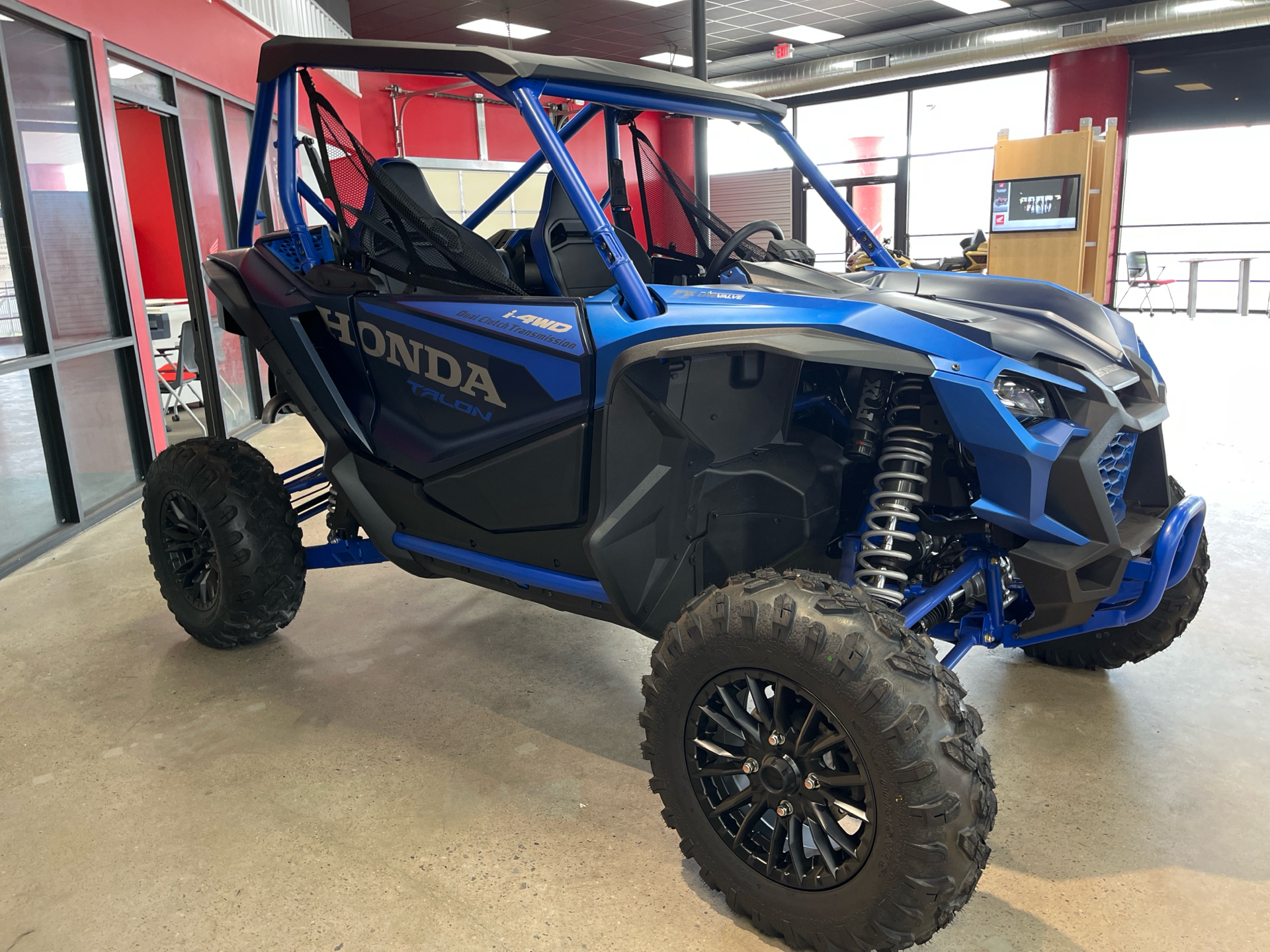 2023 Honda Talon 1000R FOX Live Valve in Wichita, Kansas - Photo 3