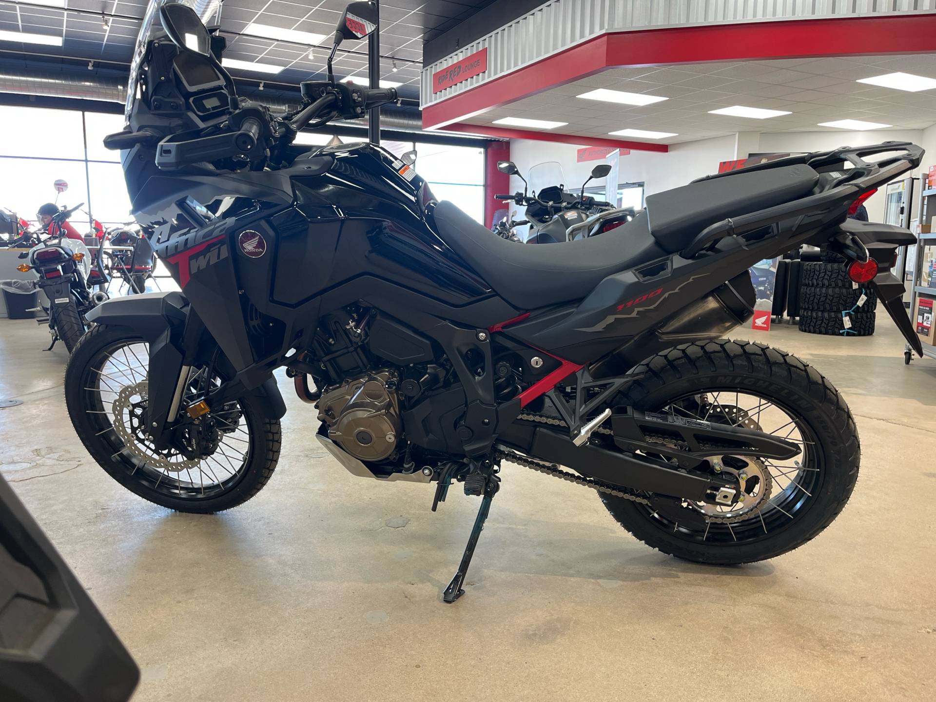 2025 Honda Africa Twin DCT in Wichita, Kansas - Photo 2