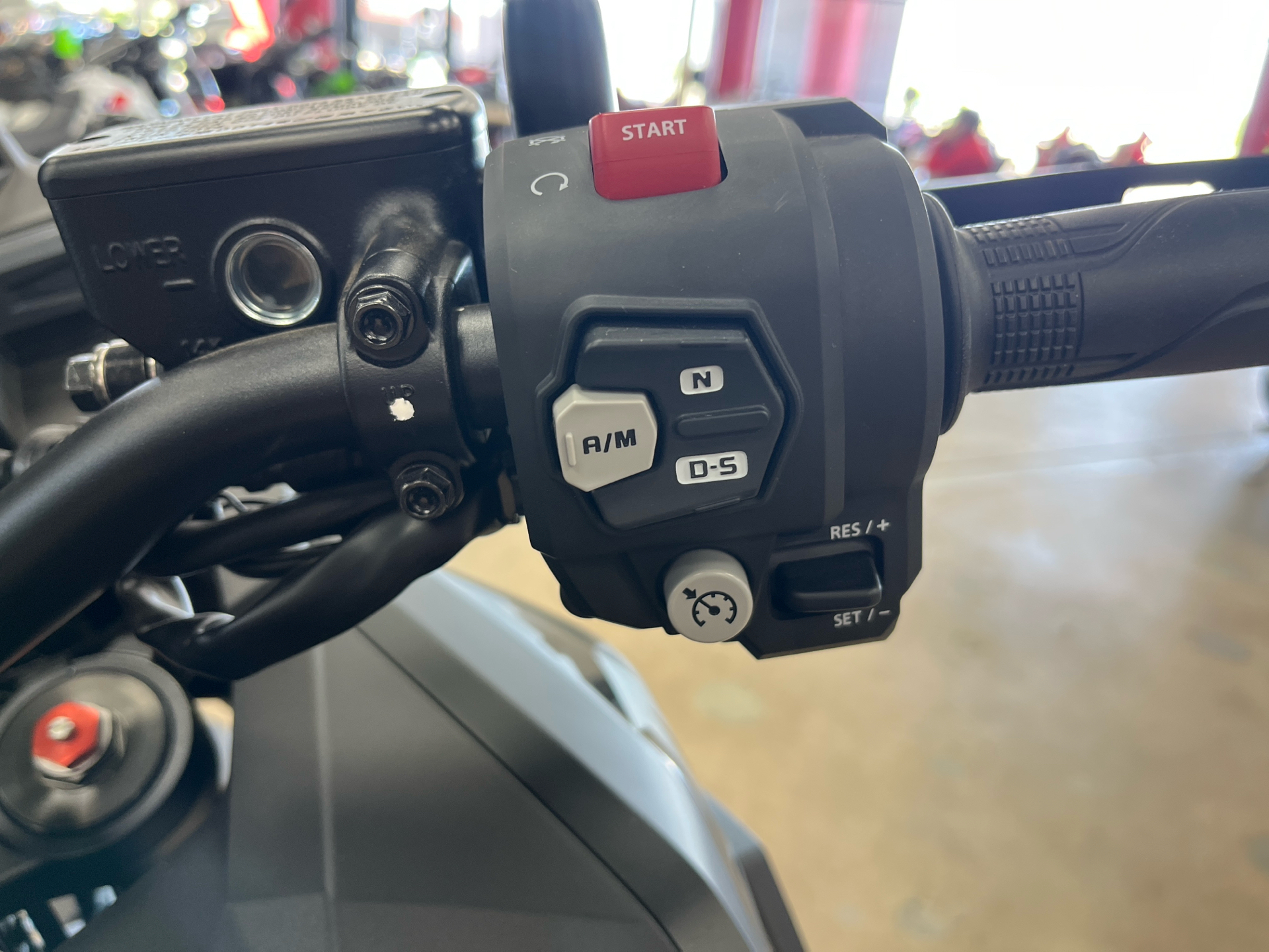 2025 Honda Africa Twin DCT in Wichita, Kansas - Photo 8