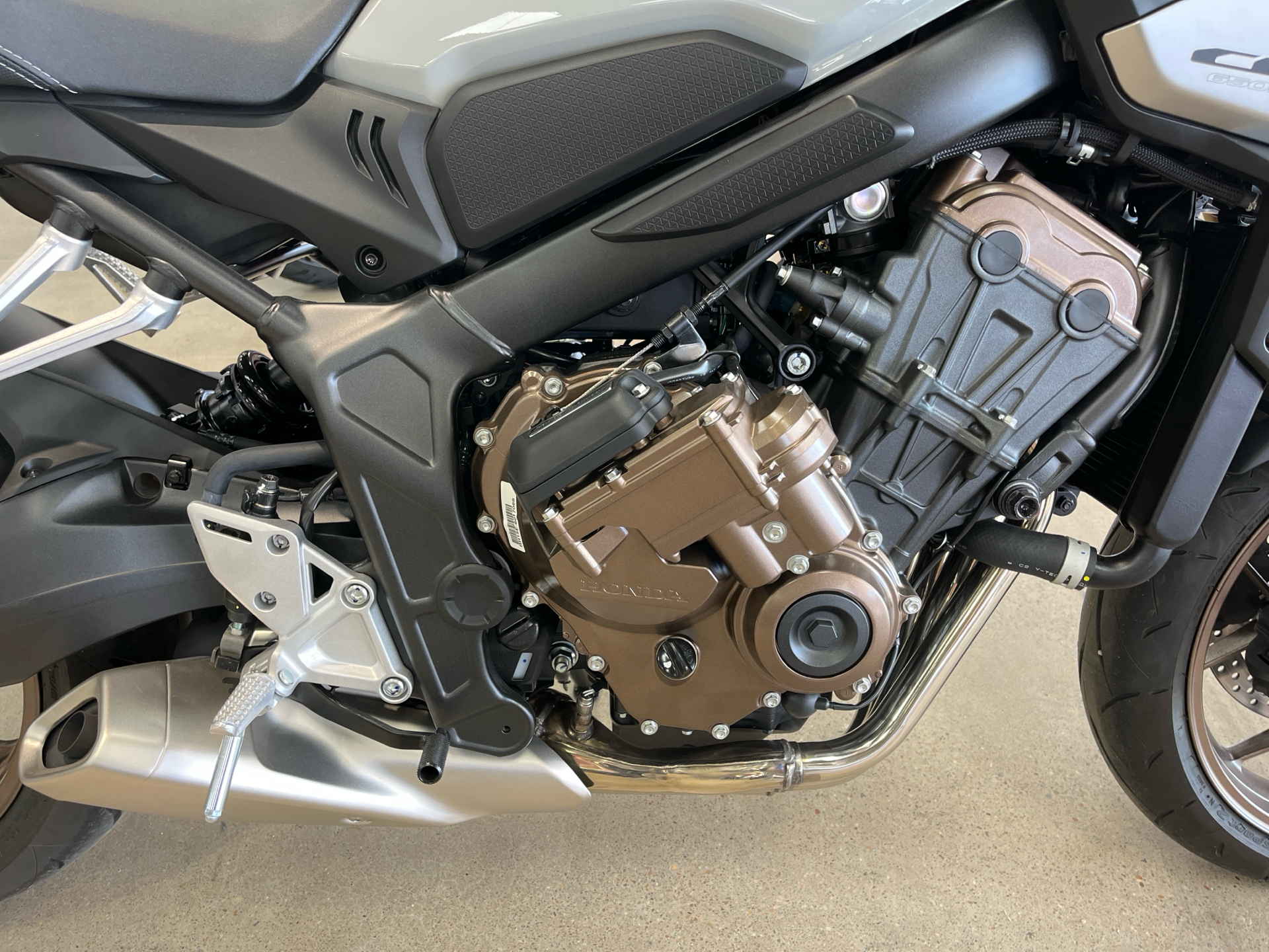 2024 Honda CB650R ABS in Wichita, Kansas - Photo 7