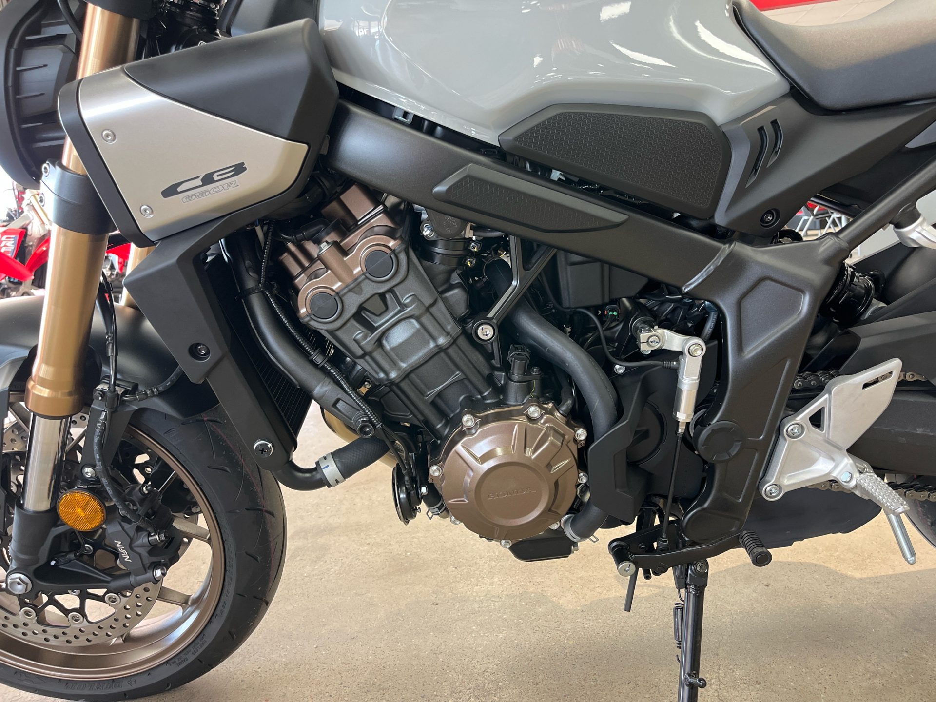 2024 Honda CB650R ABS in Wichita, Kansas - Photo 8