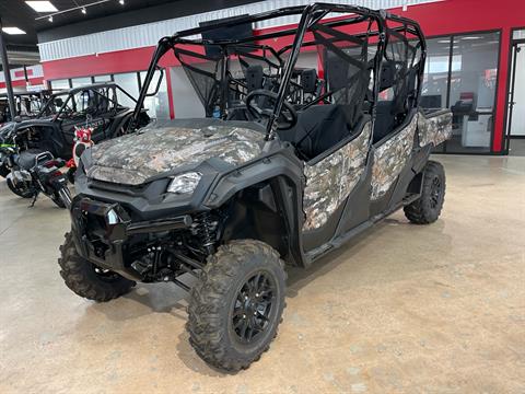 2025 Honda Pioneer 1000-6 Deluxe Crew in Wichita, Kansas