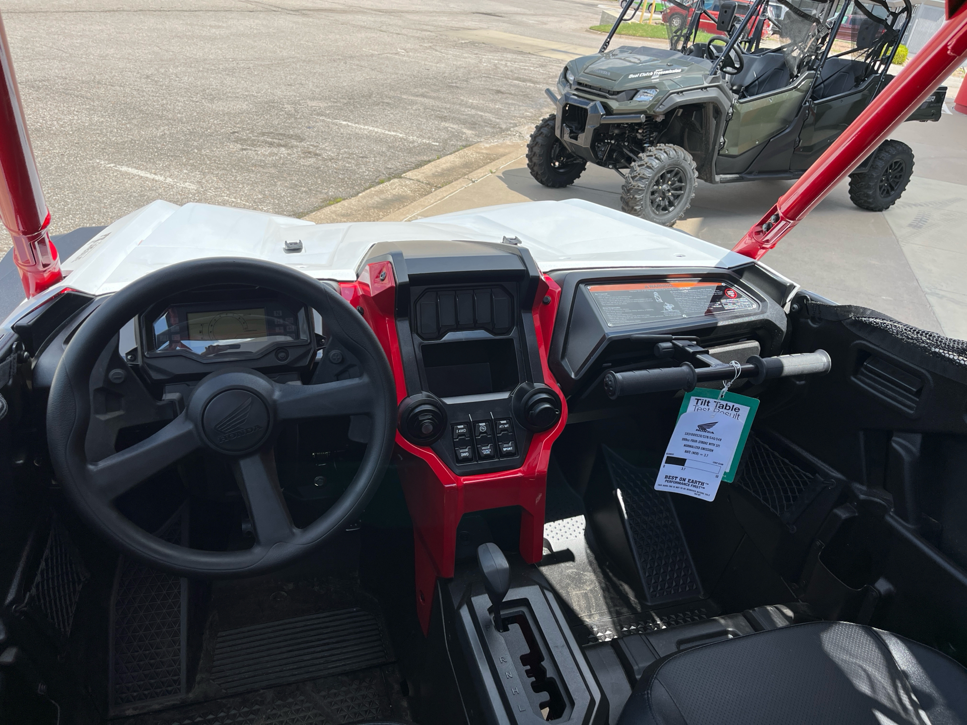 2025 Honda Talon 1000R FOX Live Valve in Wichita, Kansas - Photo 5