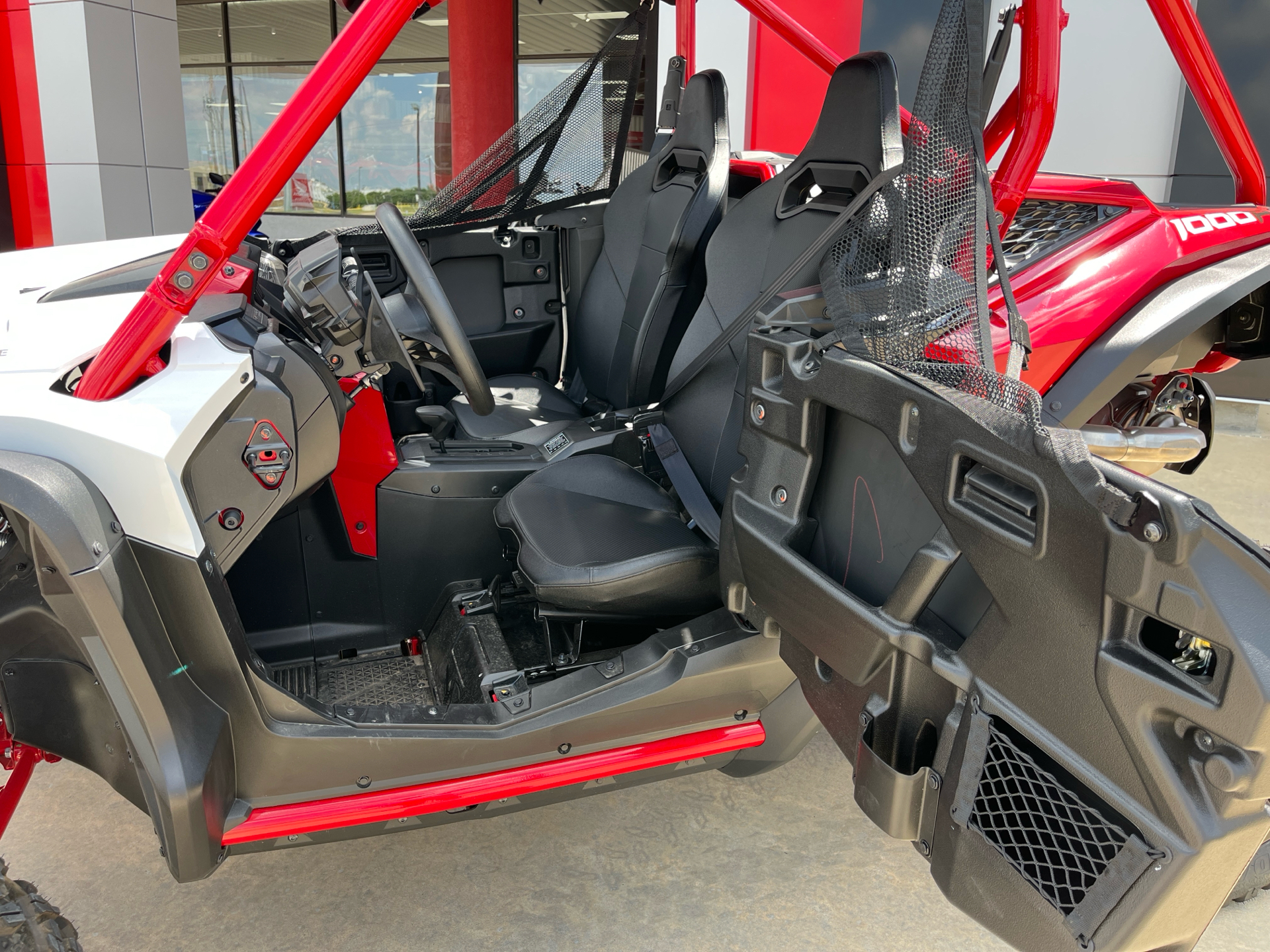 2025 Honda Talon 1000R FOX Live Valve in Wichita, Kansas - Photo 6