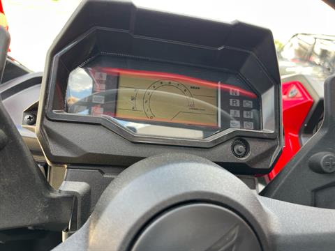 2025 Honda Talon 1000R FOX Live Valve in Wichita, Kansas - Photo 7