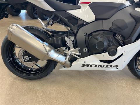 2025 Honda CBR1000RR in Wichita, Kansas - Photo 9