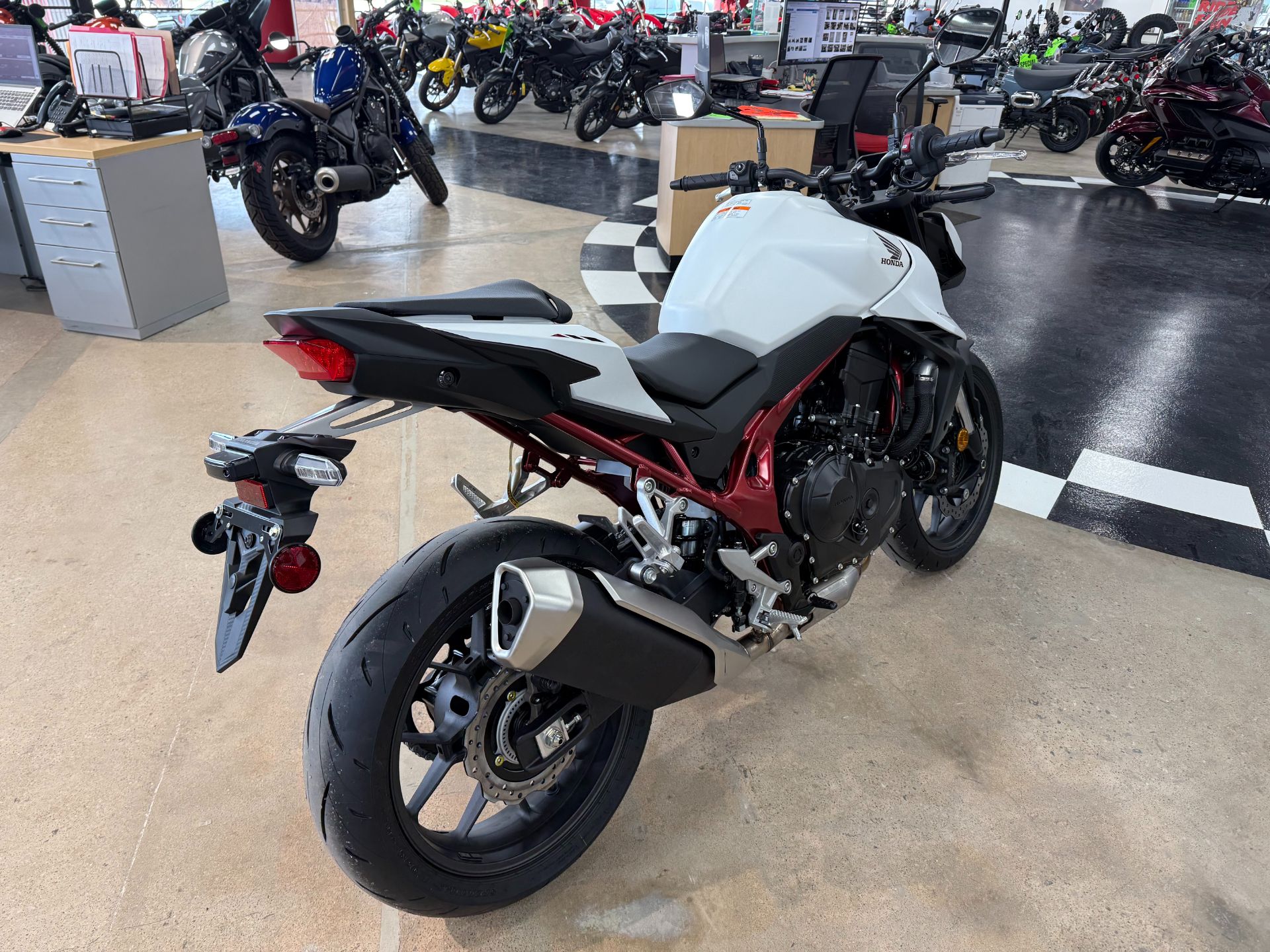 2025 Honda CB750 Hornet in Wichita, Kansas - Photo 5