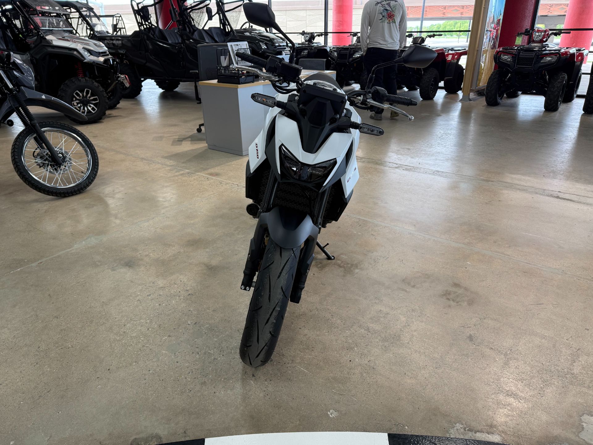 2025 Honda CB750 Hornet in Wichita, Kansas - Photo 9