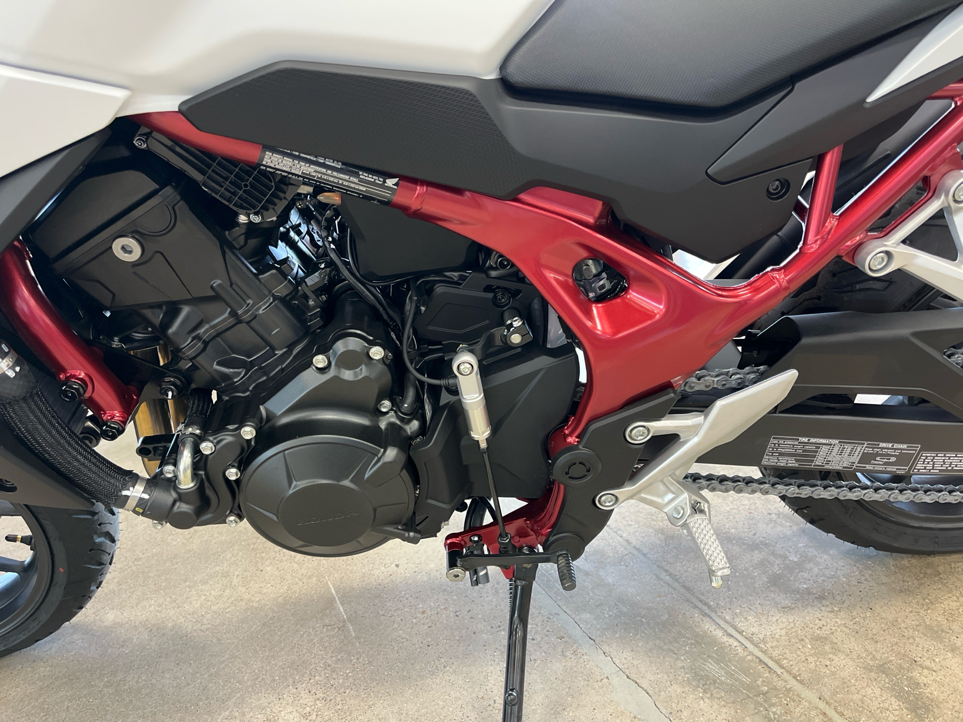 2025 Honda CB750 Hornet in Wichita, Kansas - Photo 8