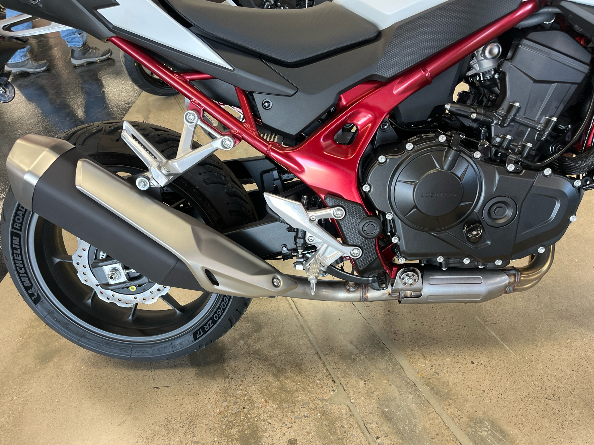 2025 Honda CB750 Hornet in Wichita, Kansas - Photo 9